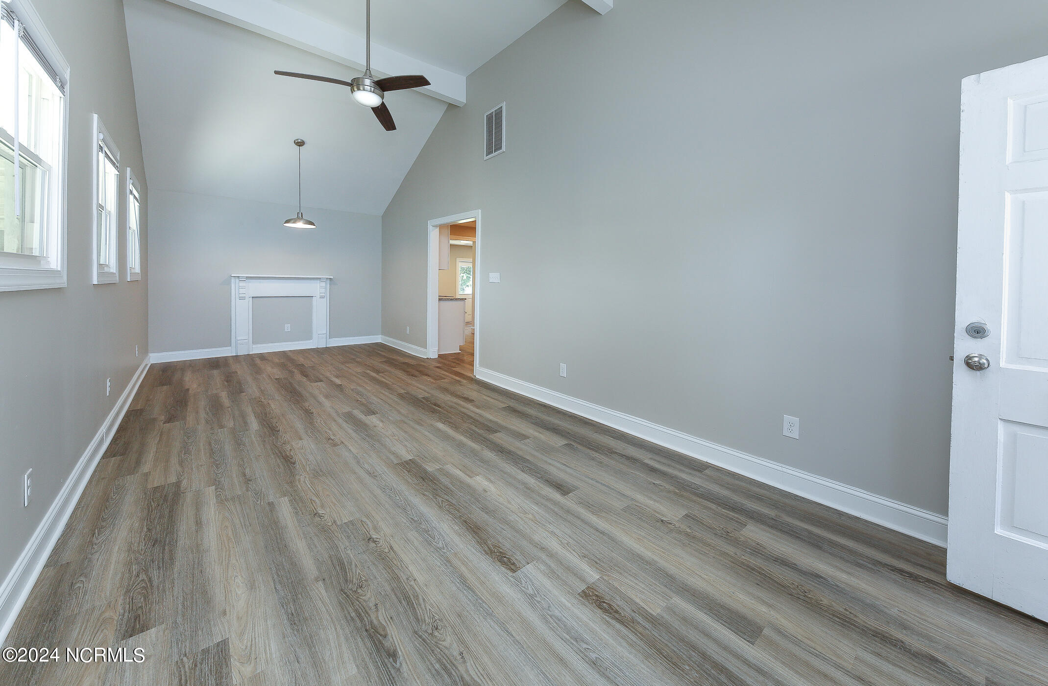 227 Woodland Circle Property Photo 3