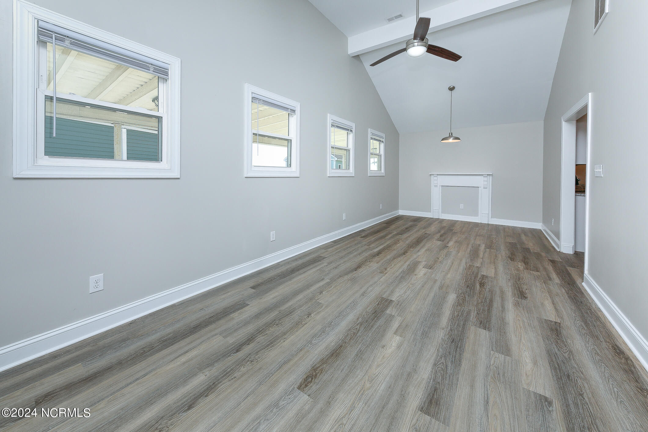 227 Woodland Circle Property Photo 4