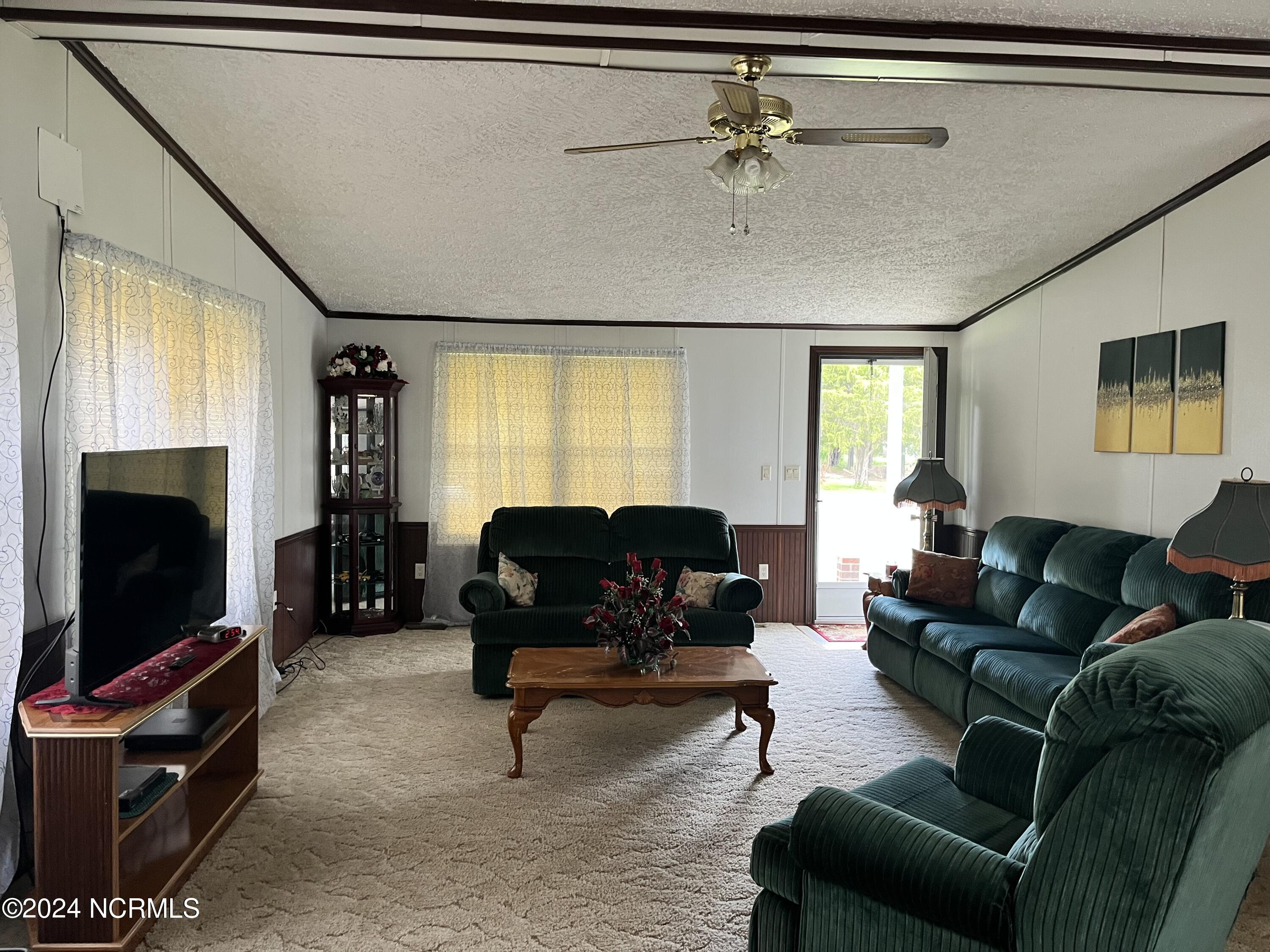 102 Flying Eagle Drive Property Photo 9