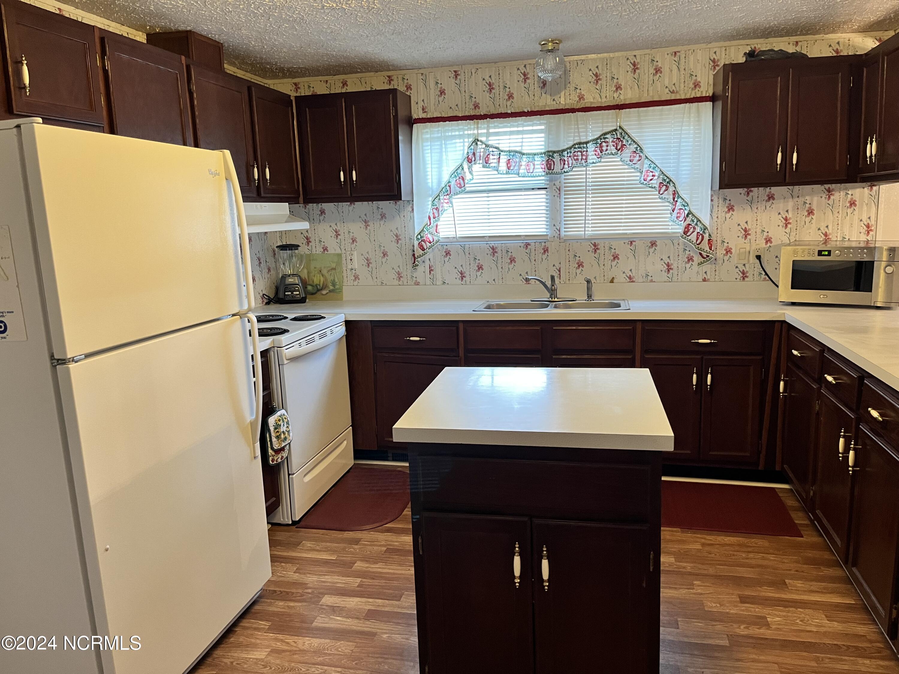 102 Flying Eagle Drive Property Photo 13