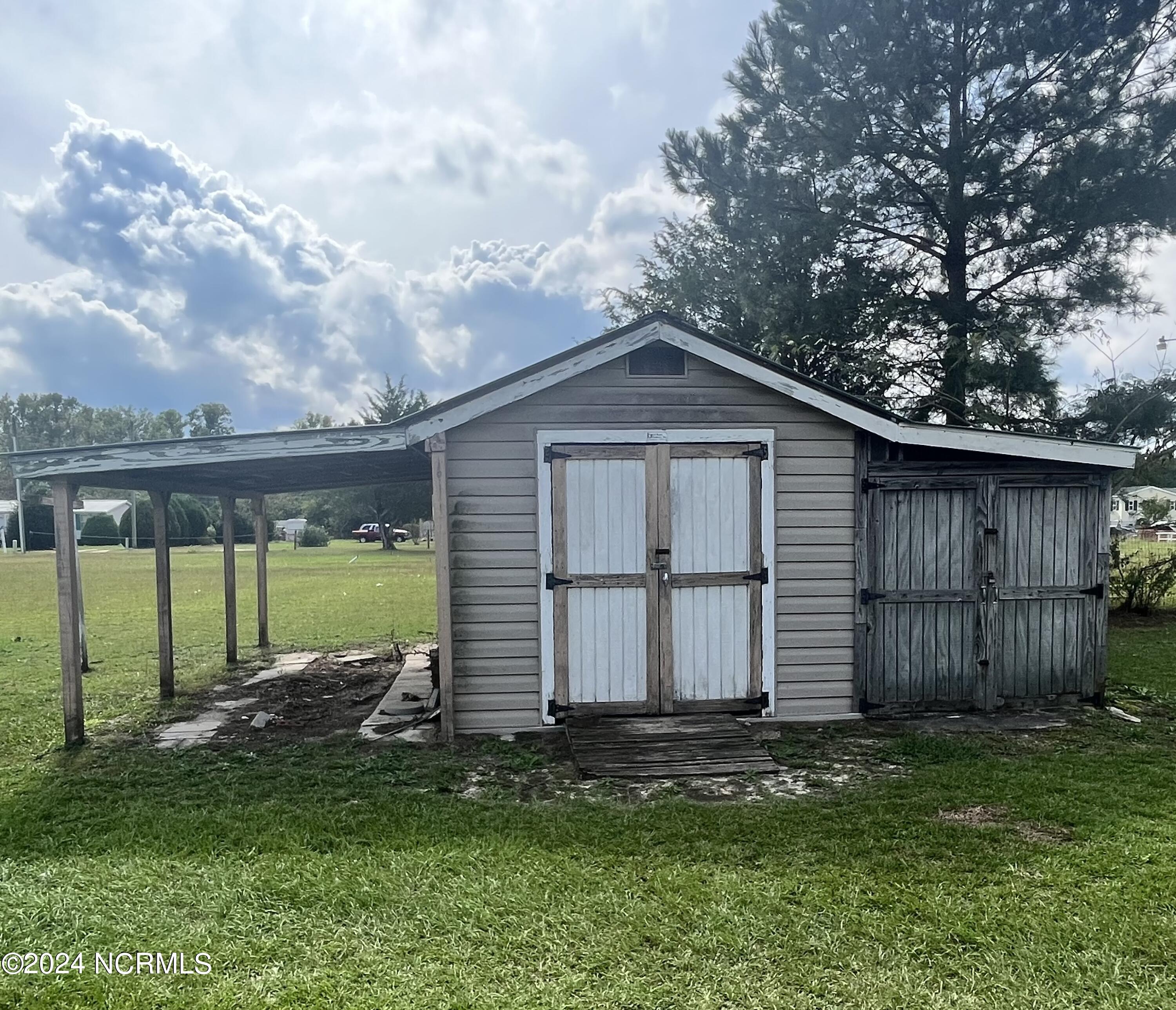 102 Flying Eagle Drive Property Photo 23