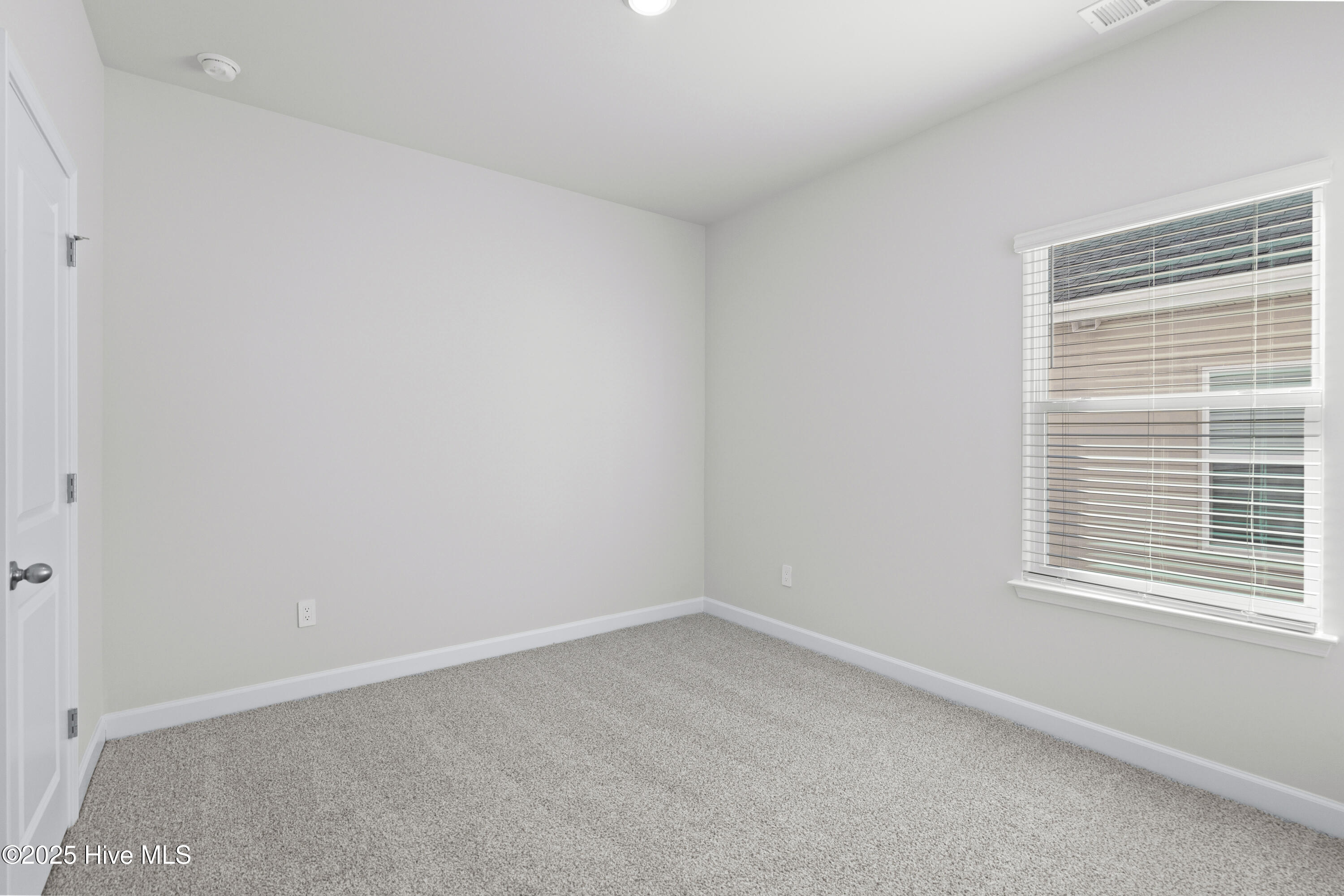 623 Blackthorne Circle Property Photo 26