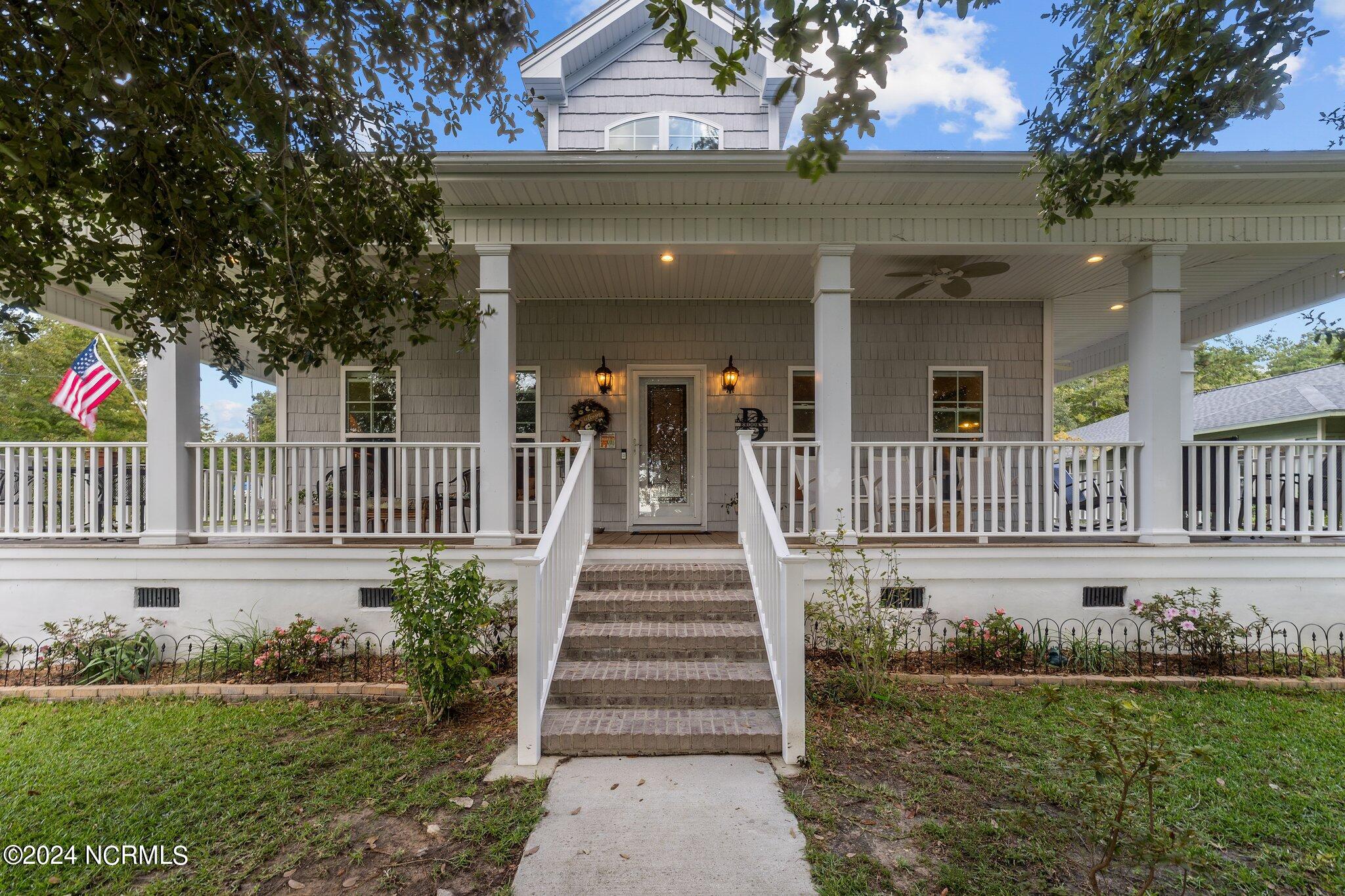 212 Lakeshore Drive Property Photo