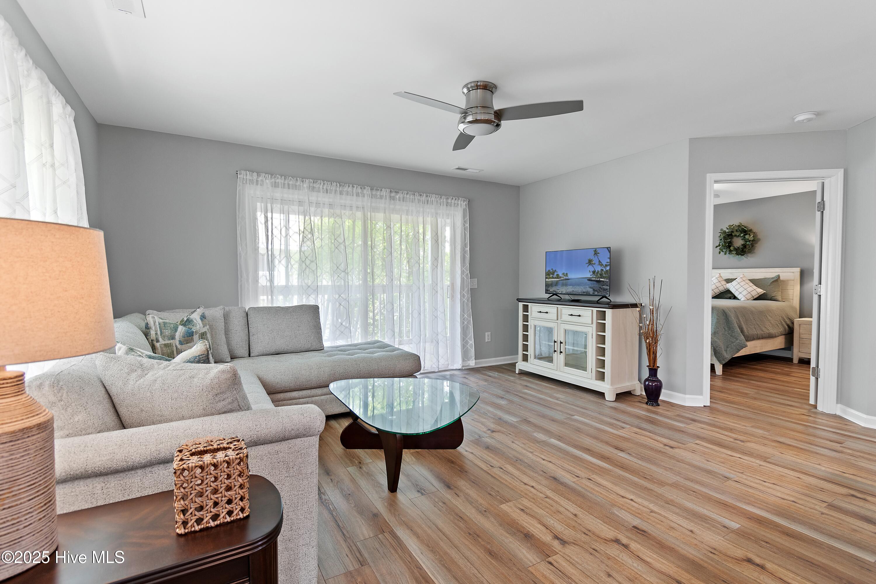 3350 Club Villas Drive 1605 Property Photo 4