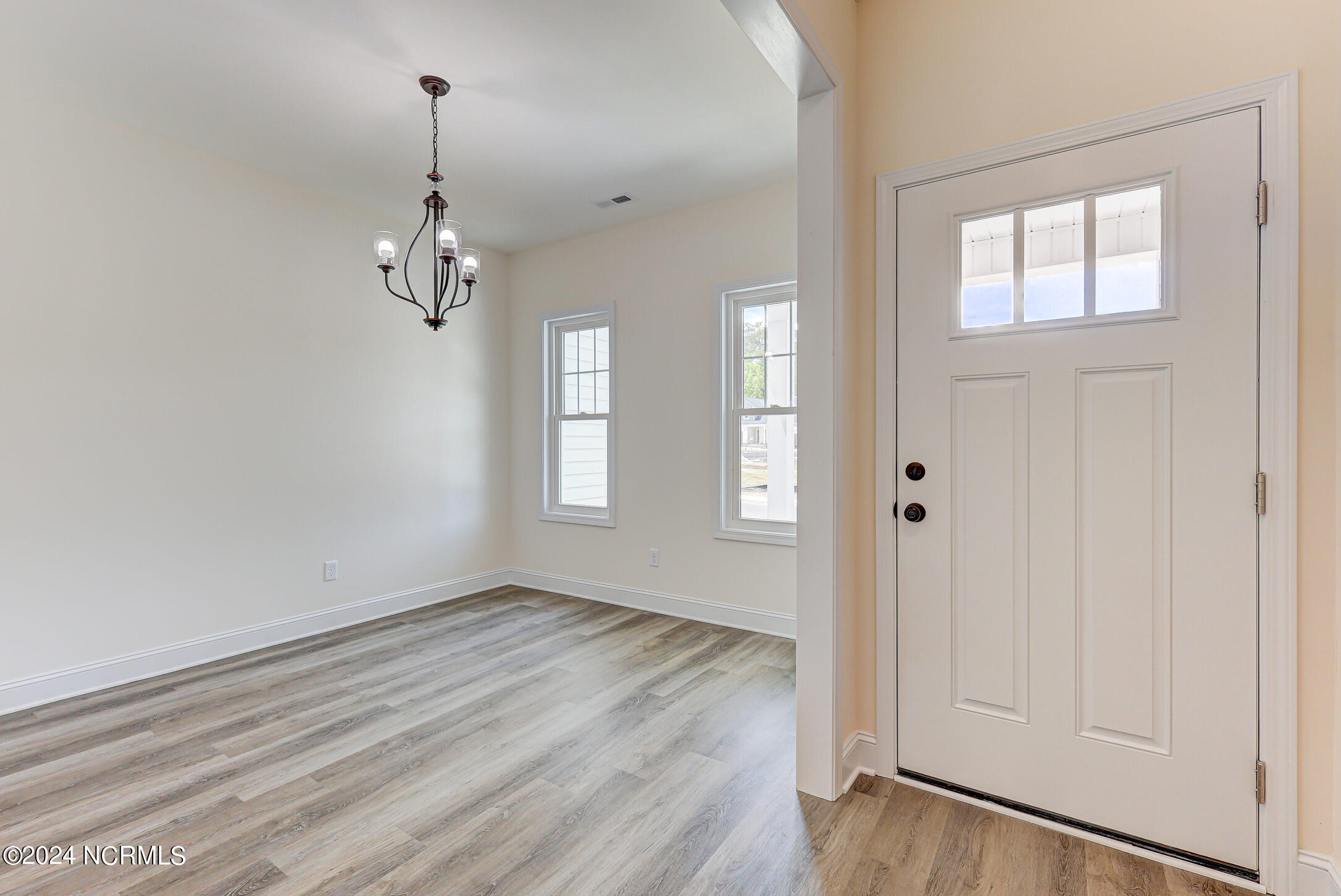554 Timbercrest Circle Property Photo 4