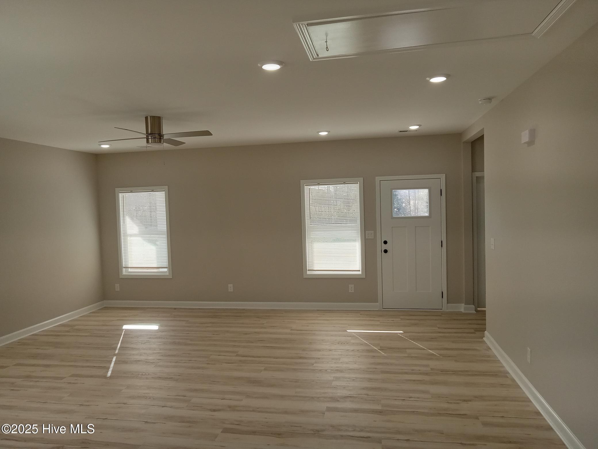 941 Hickman Road Property Photo 4