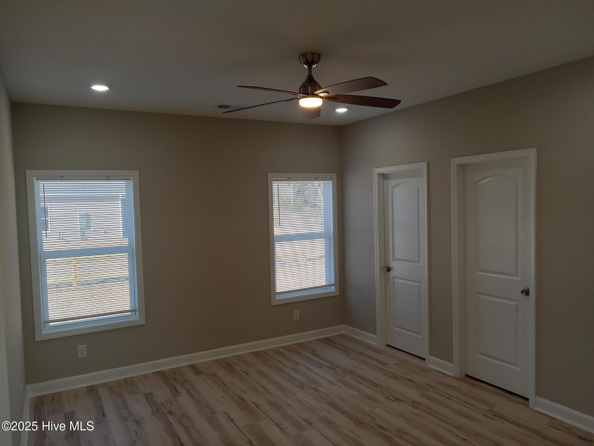 941 Hickman Road Property Photo 12