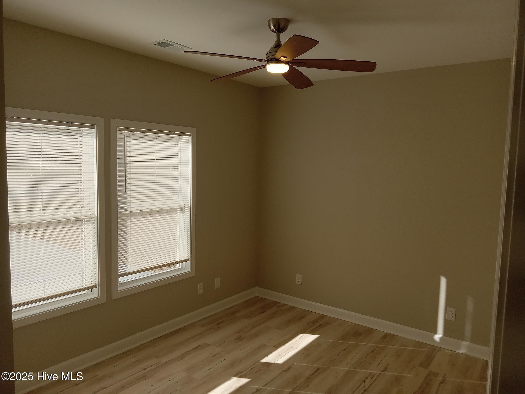 941 Hickman Road Property Photo 18