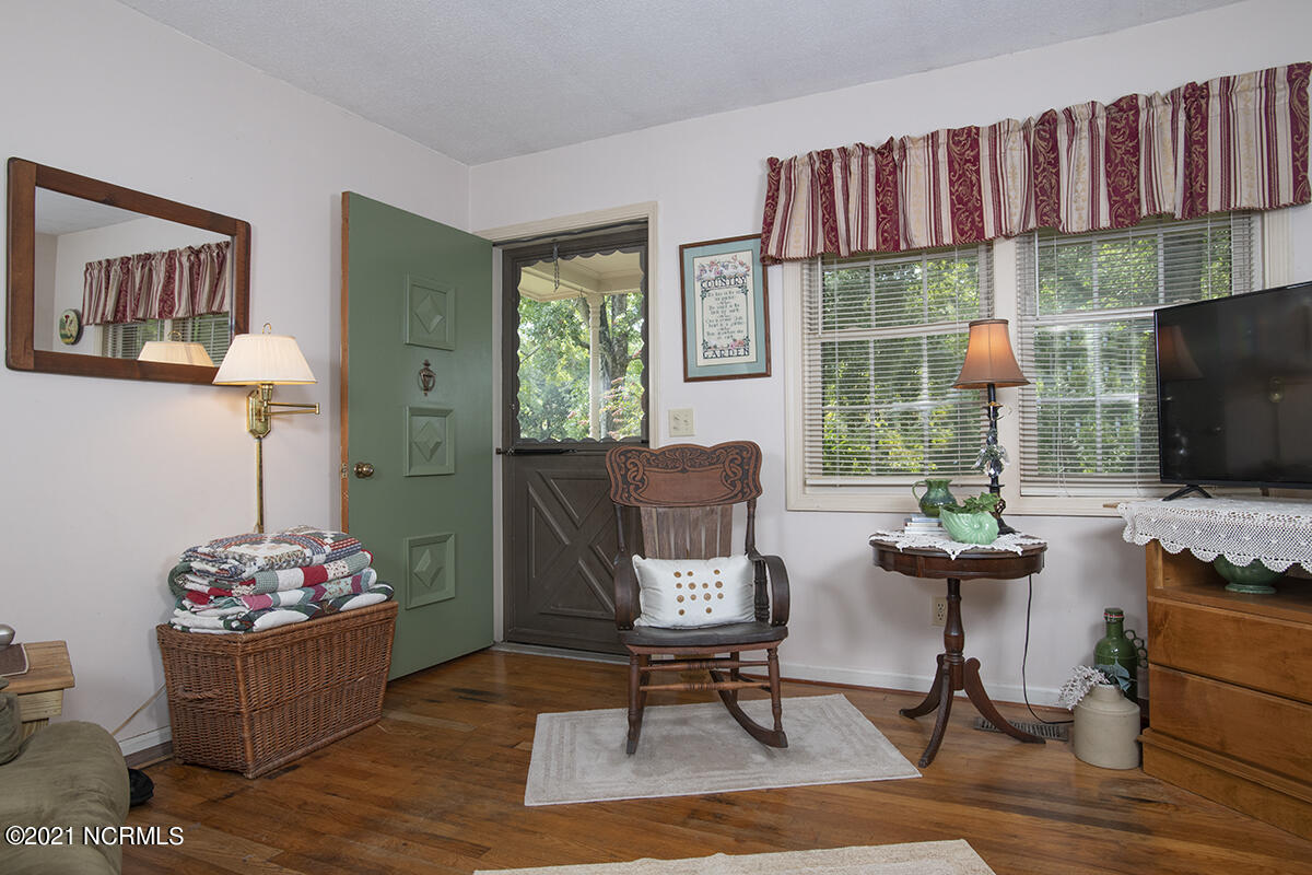 344 Russells Creek Road Property Photo 4