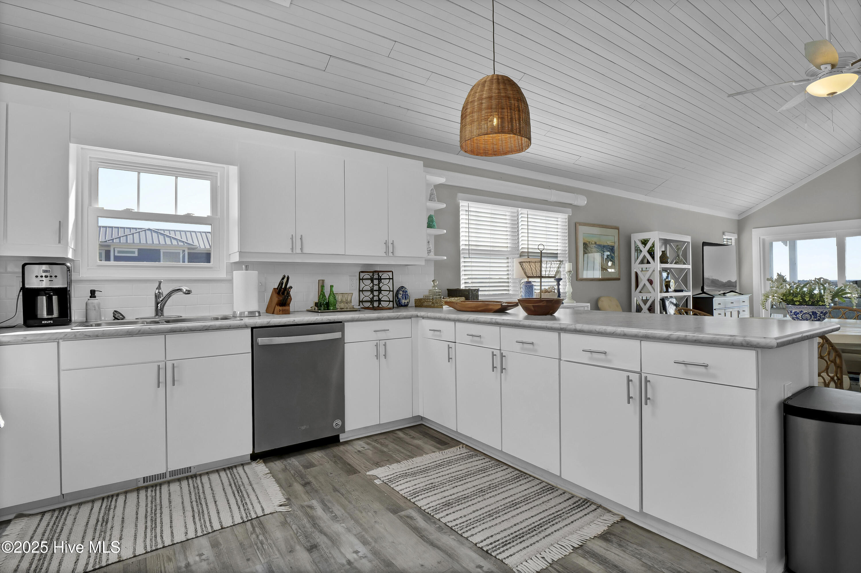 440 Causeway Drive B Property Photo 16