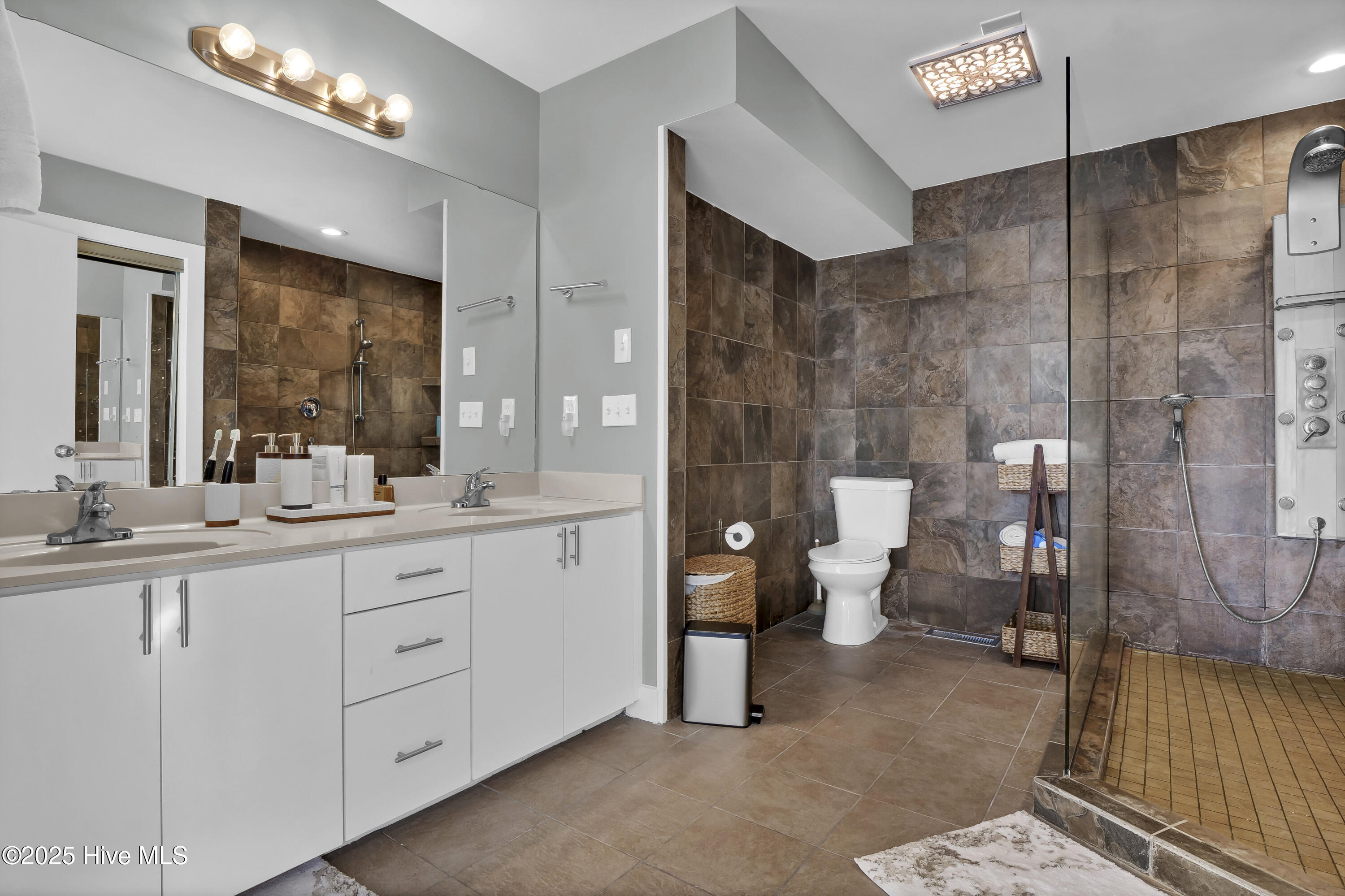 440 Causeway Drive B Property Photo 24