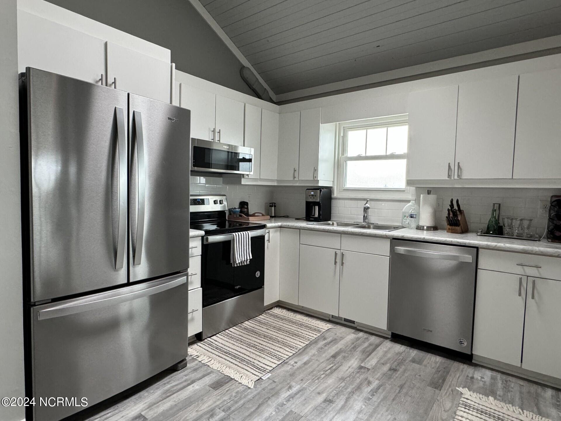 440 Causeway Drive B Property Photo 91