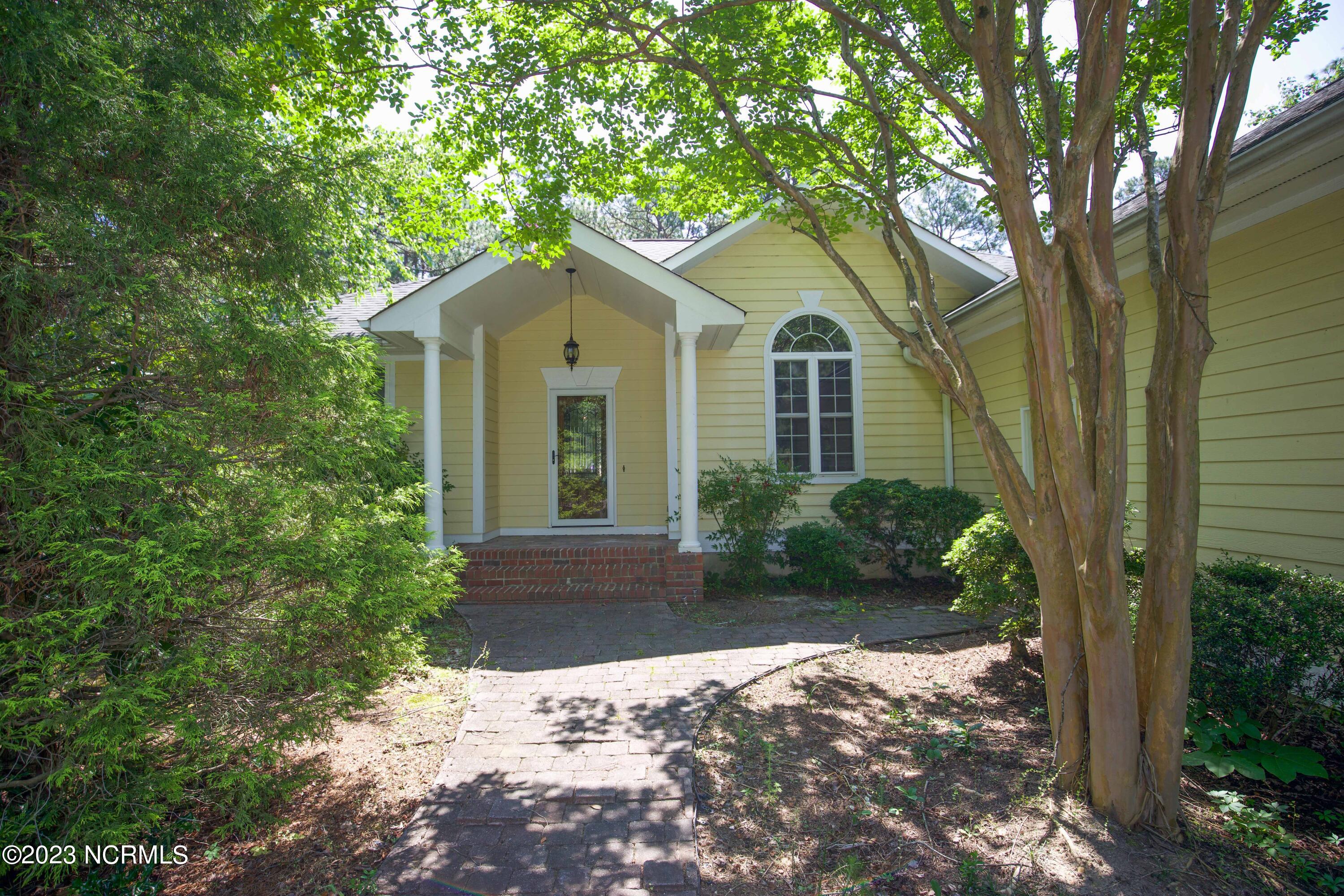 171 Boiling Springs Circle Property Photo 3