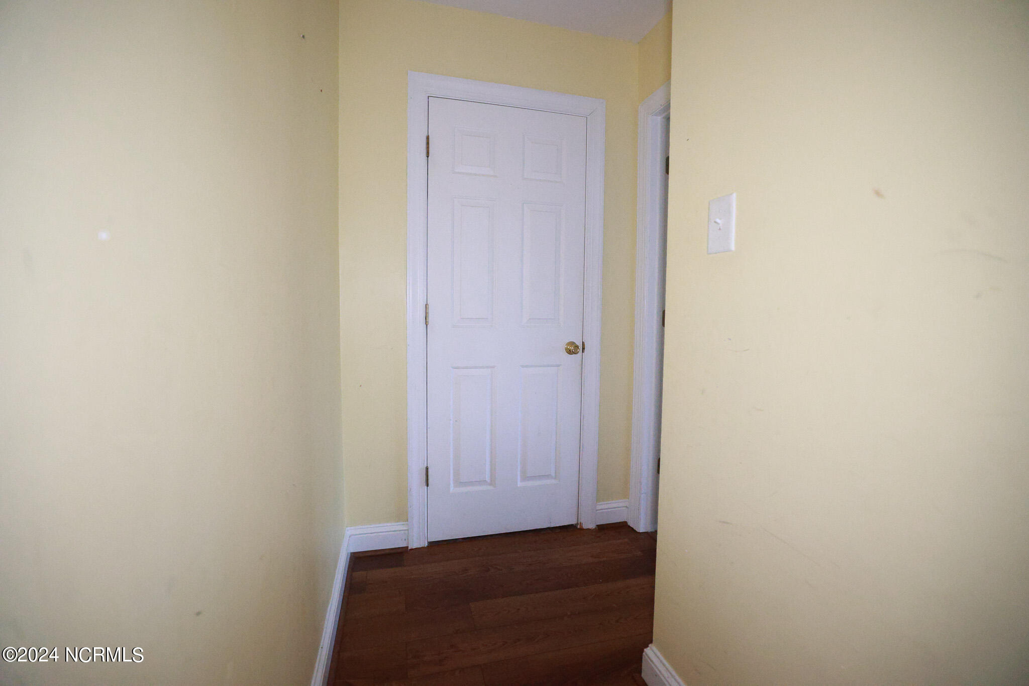 5014 Davis Road Property Photo 7