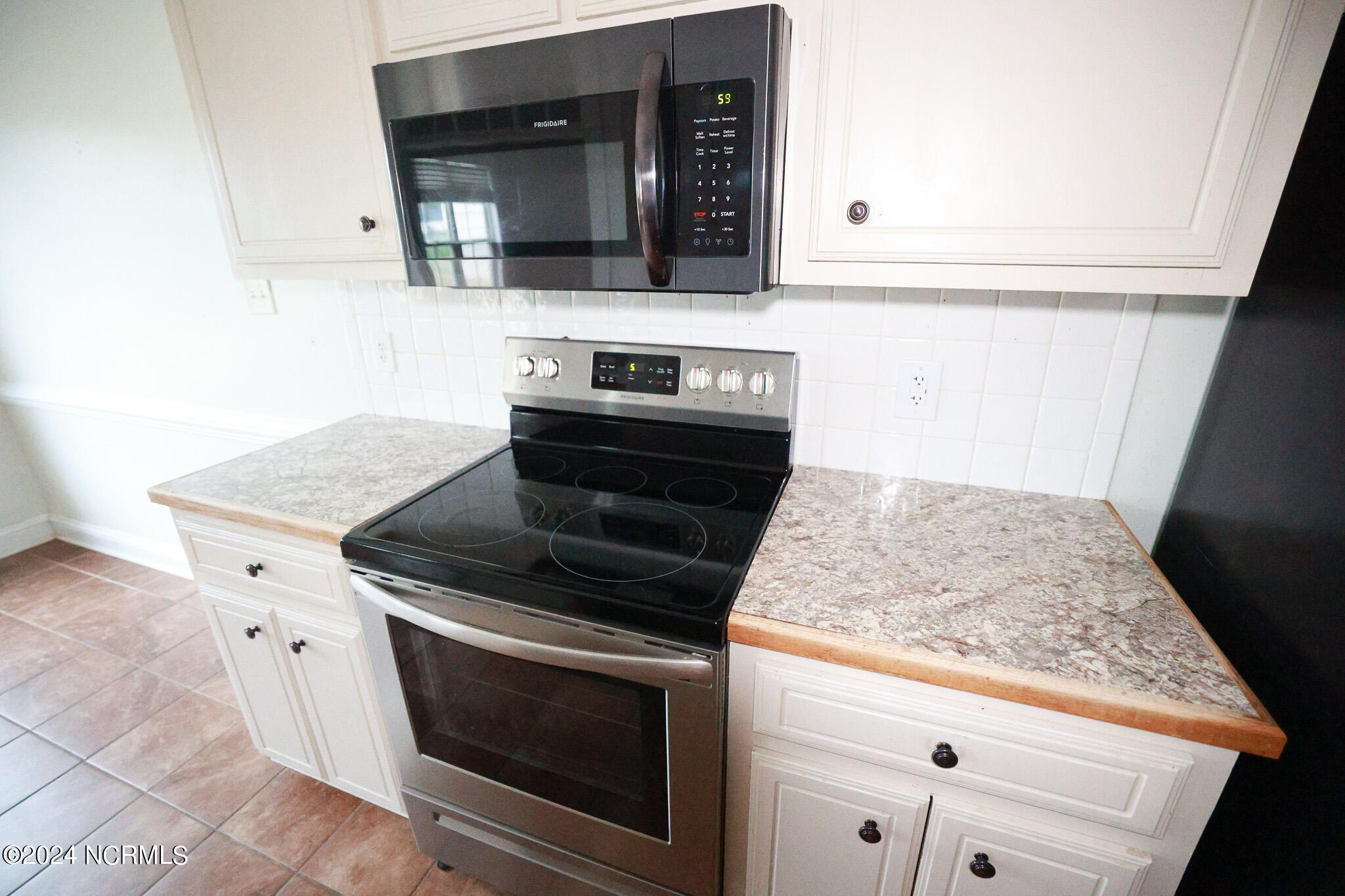 5014 Davis Road Property Photo 13