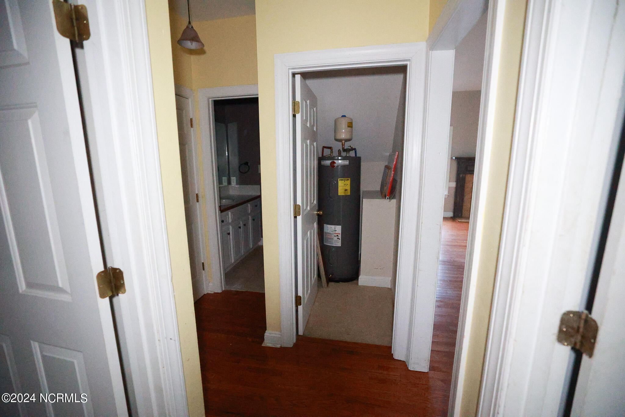 5014 Davis Road Property Photo 22