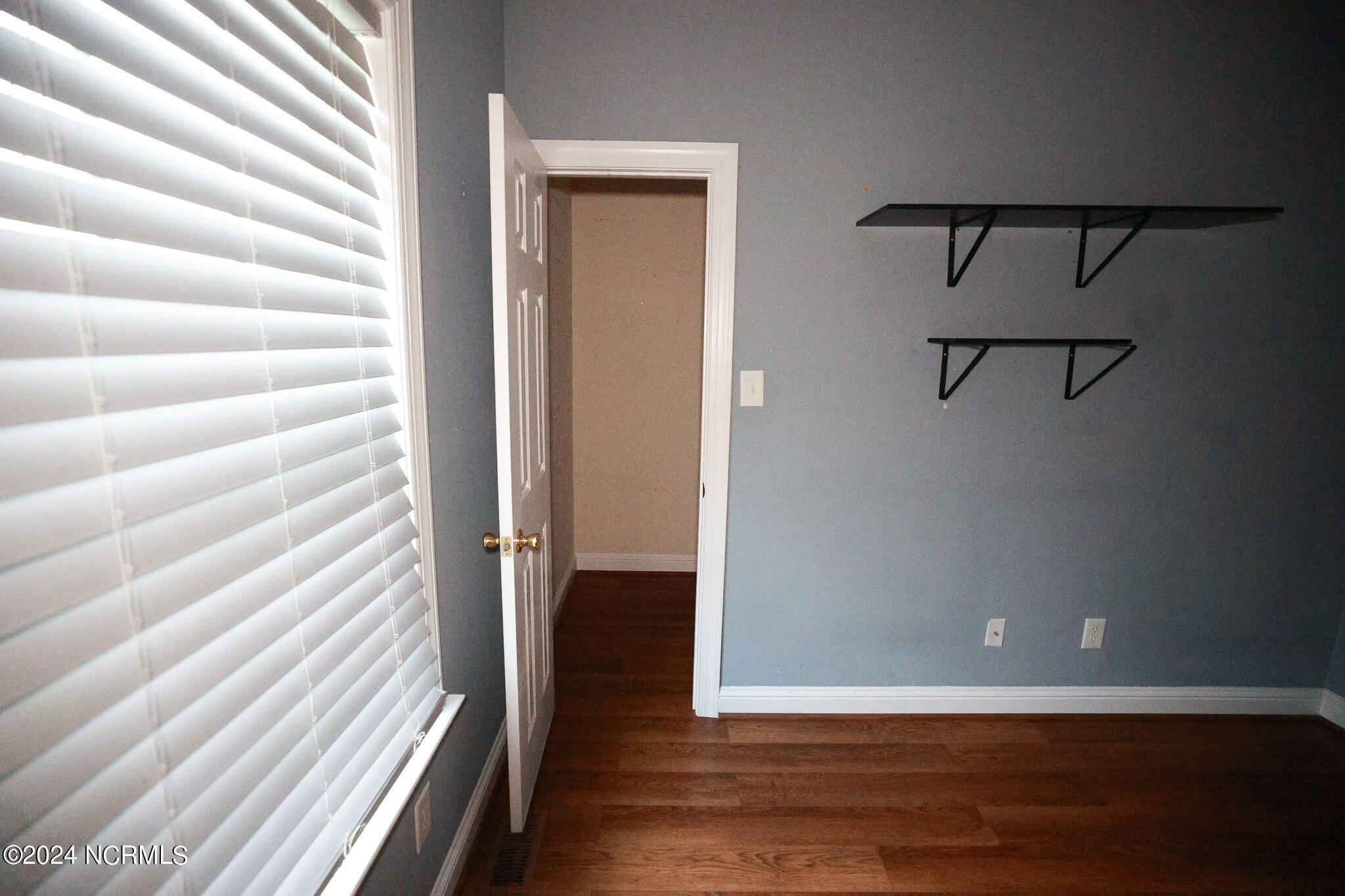 5014 Davis Road Property Photo 25