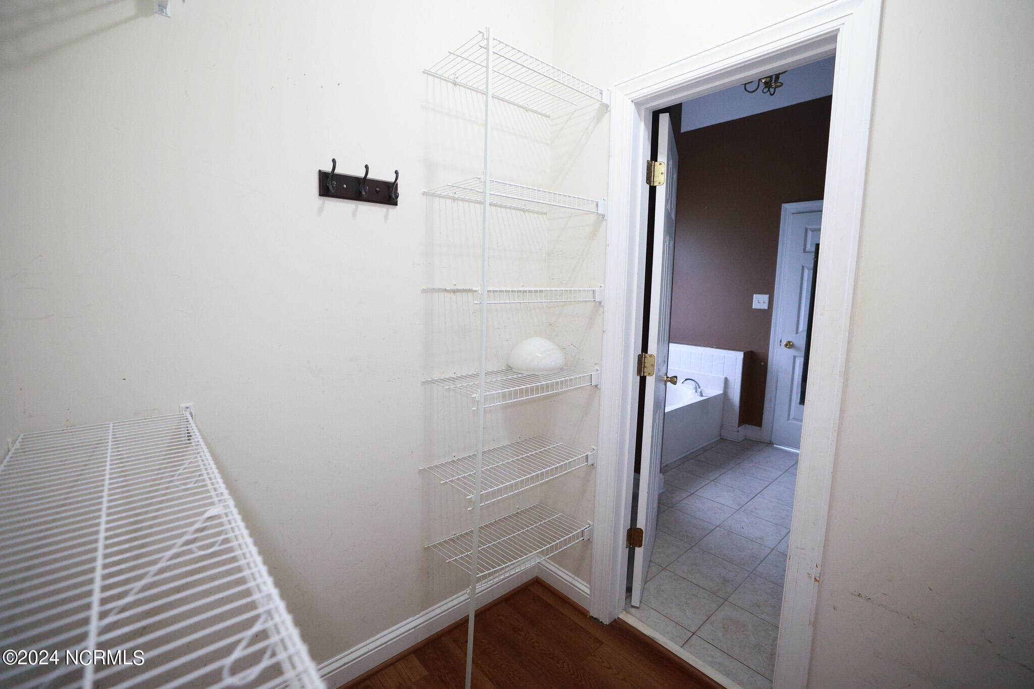 5014 Davis Road Property Photo 29
