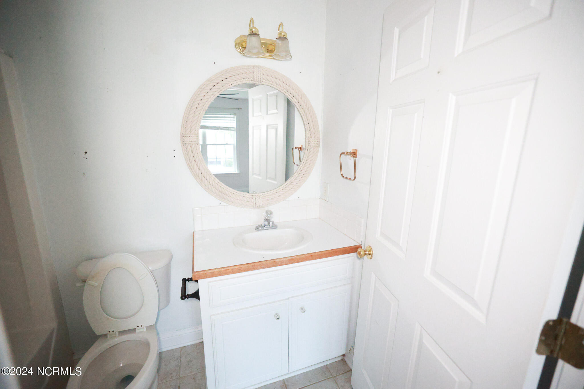 5014 Davis Road Property Photo 32