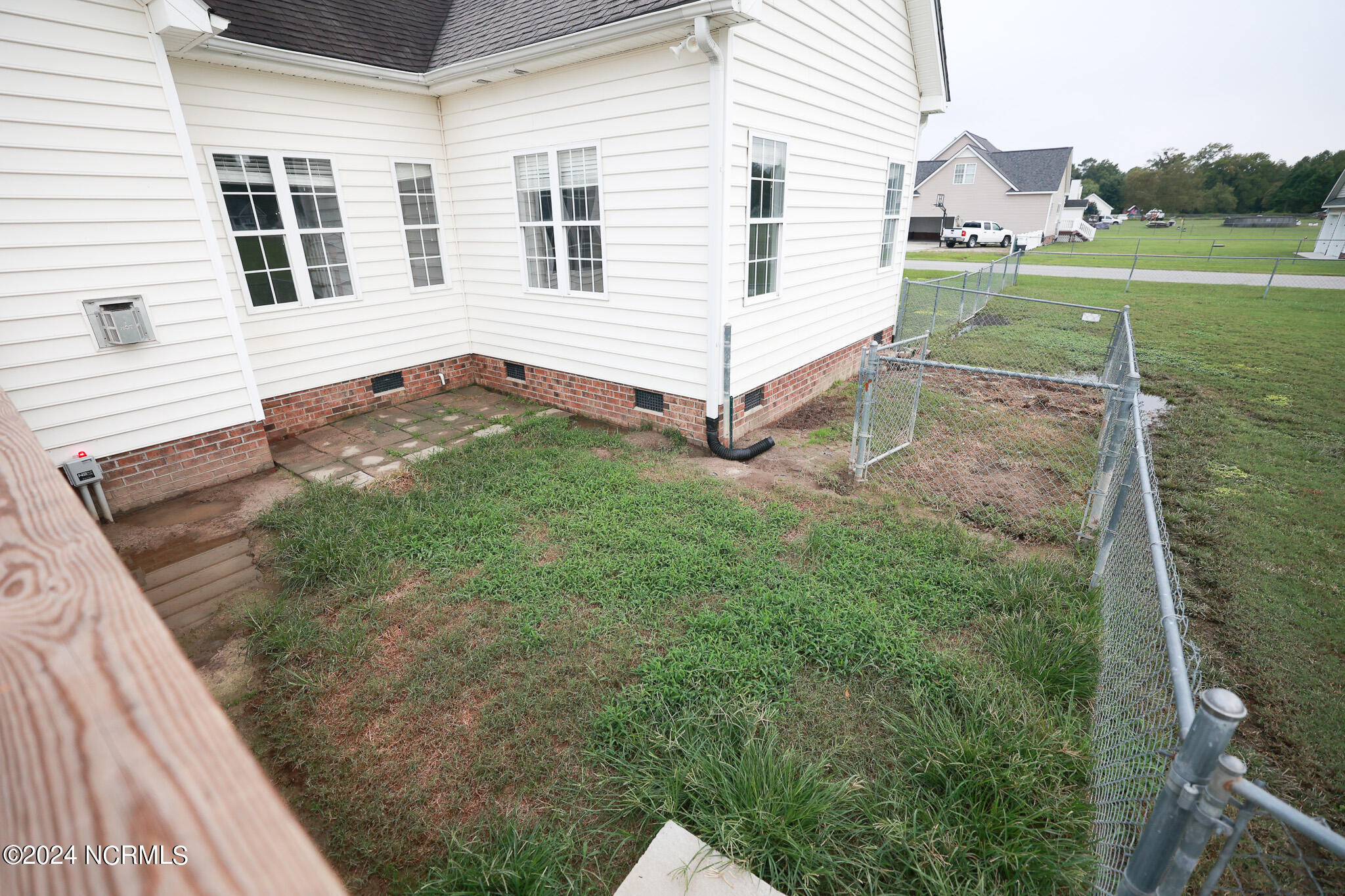 5014 Davis Road Property Photo 36