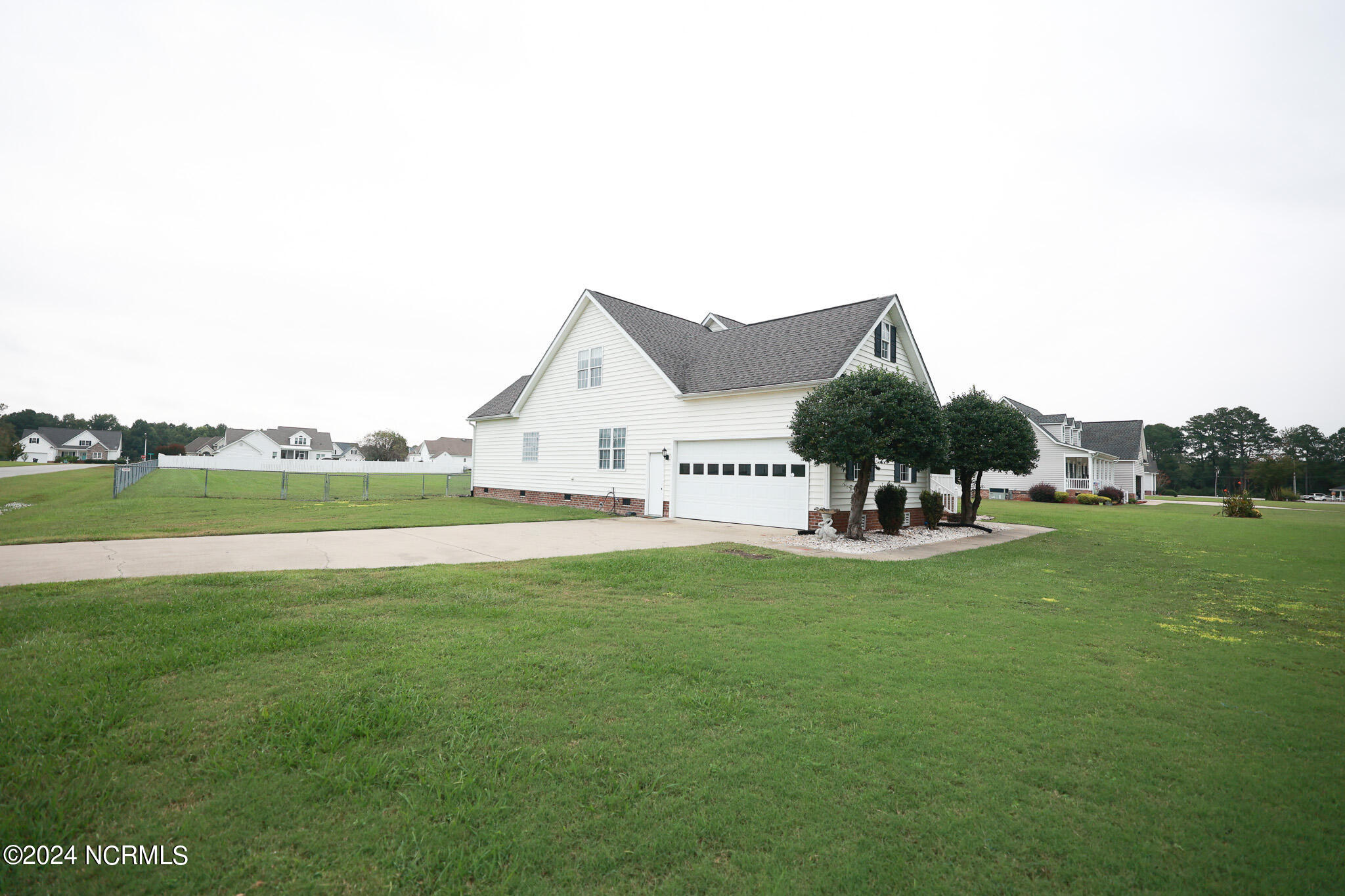 5014 Davis Road Property Photo 38