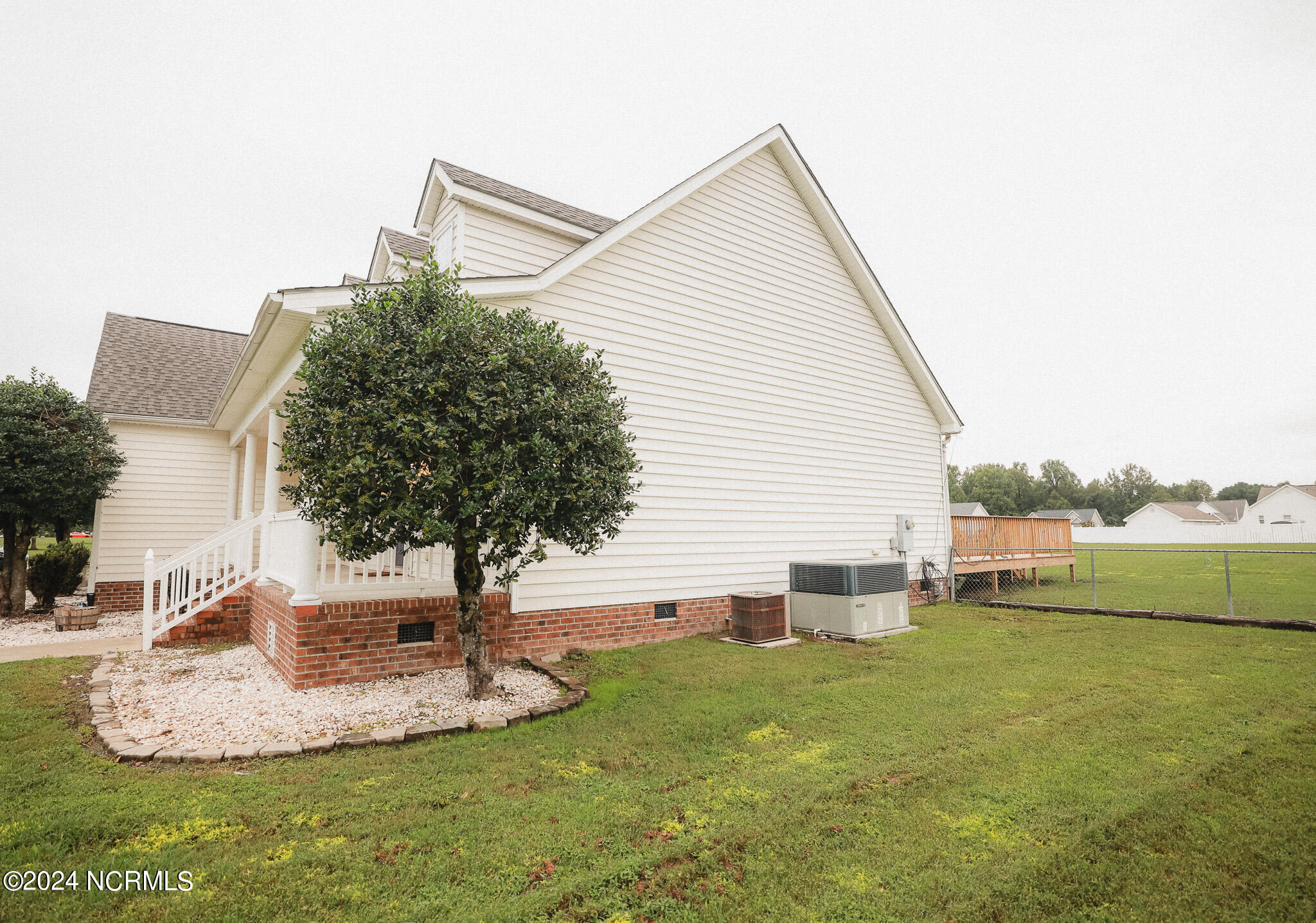 5014 Davis Road Property Photo 41