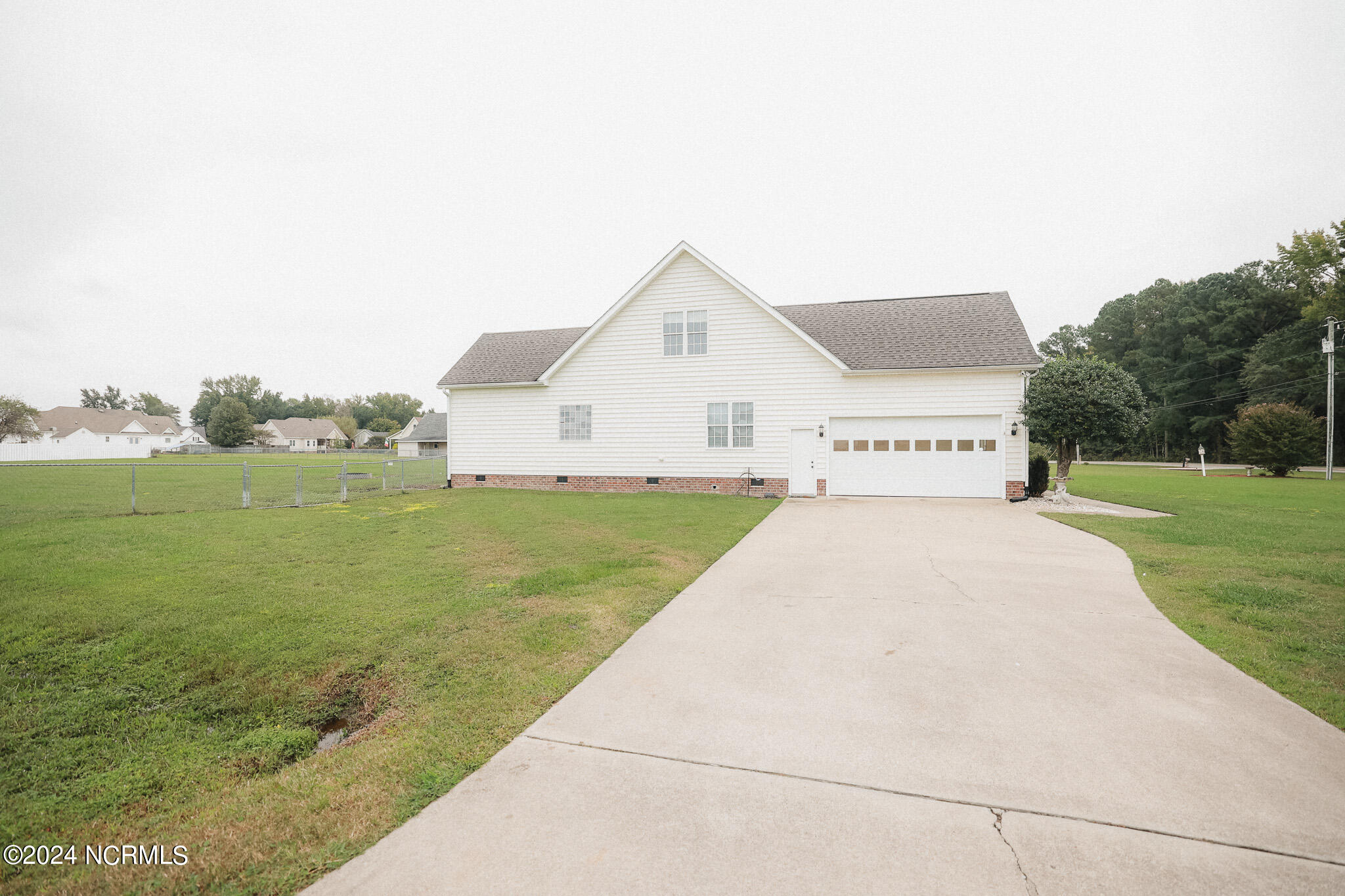 5014 Davis Road Property Photo 44