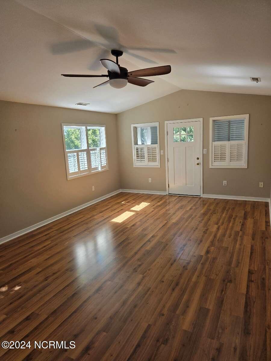 2807 Arendell Street Property Photo 6