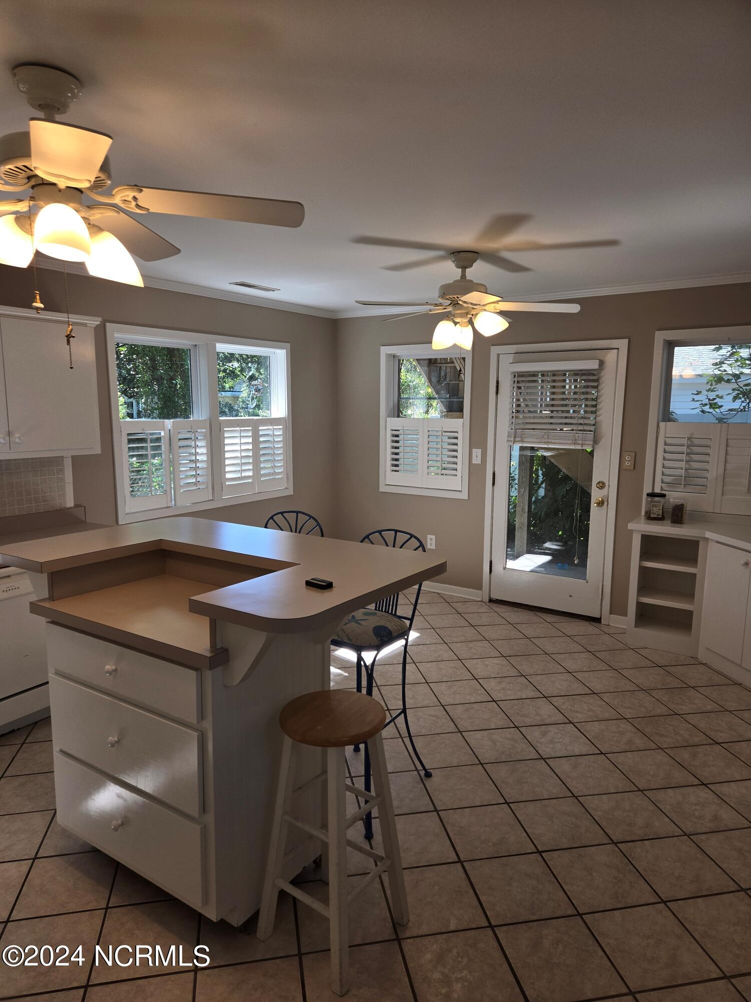 2807 Arendell Street Property Photo 11