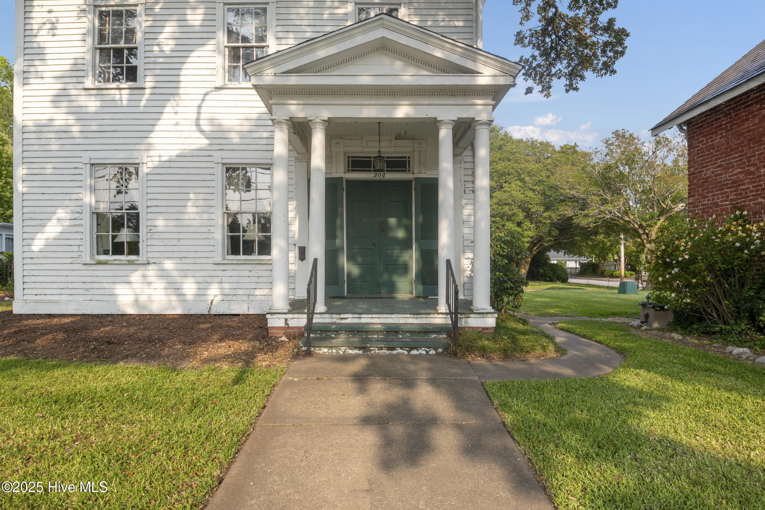 204 S Road Street Property Photo 2