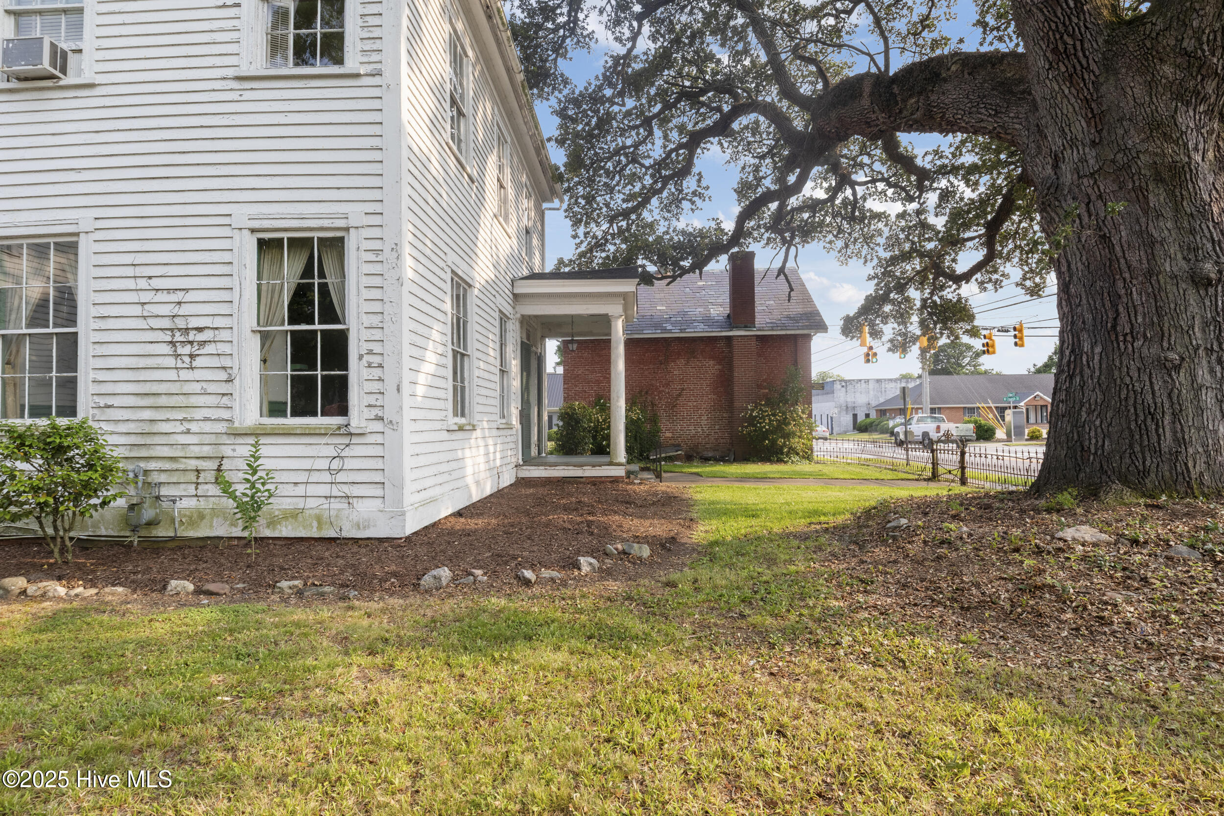 204 S Road Street Property Photo 3