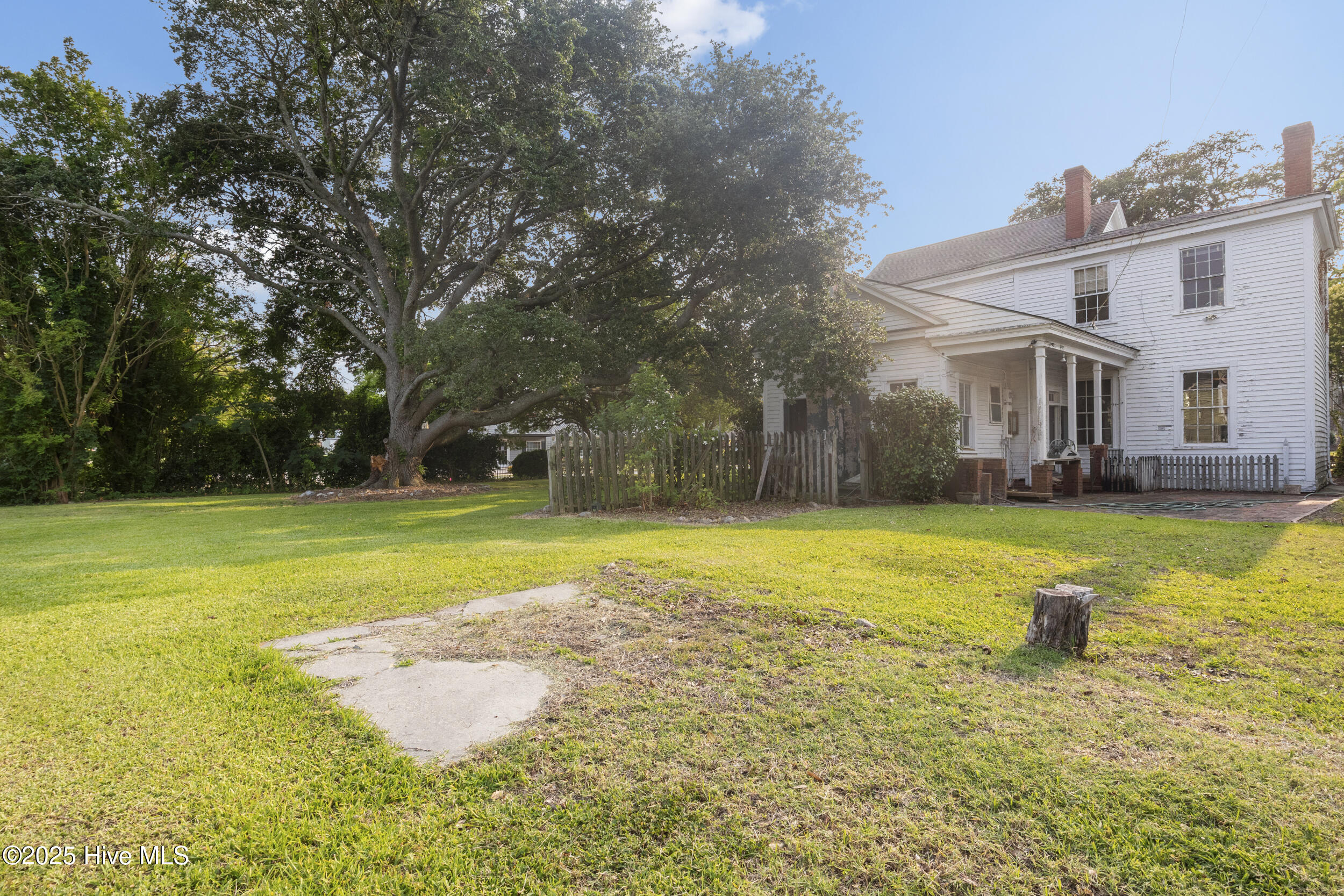 204 S Road Street Property Photo 4