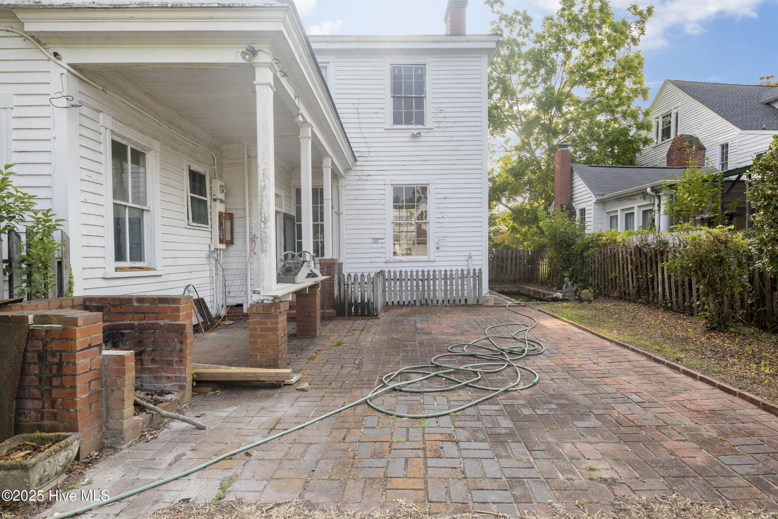 204 S Road Street Property Photo 7