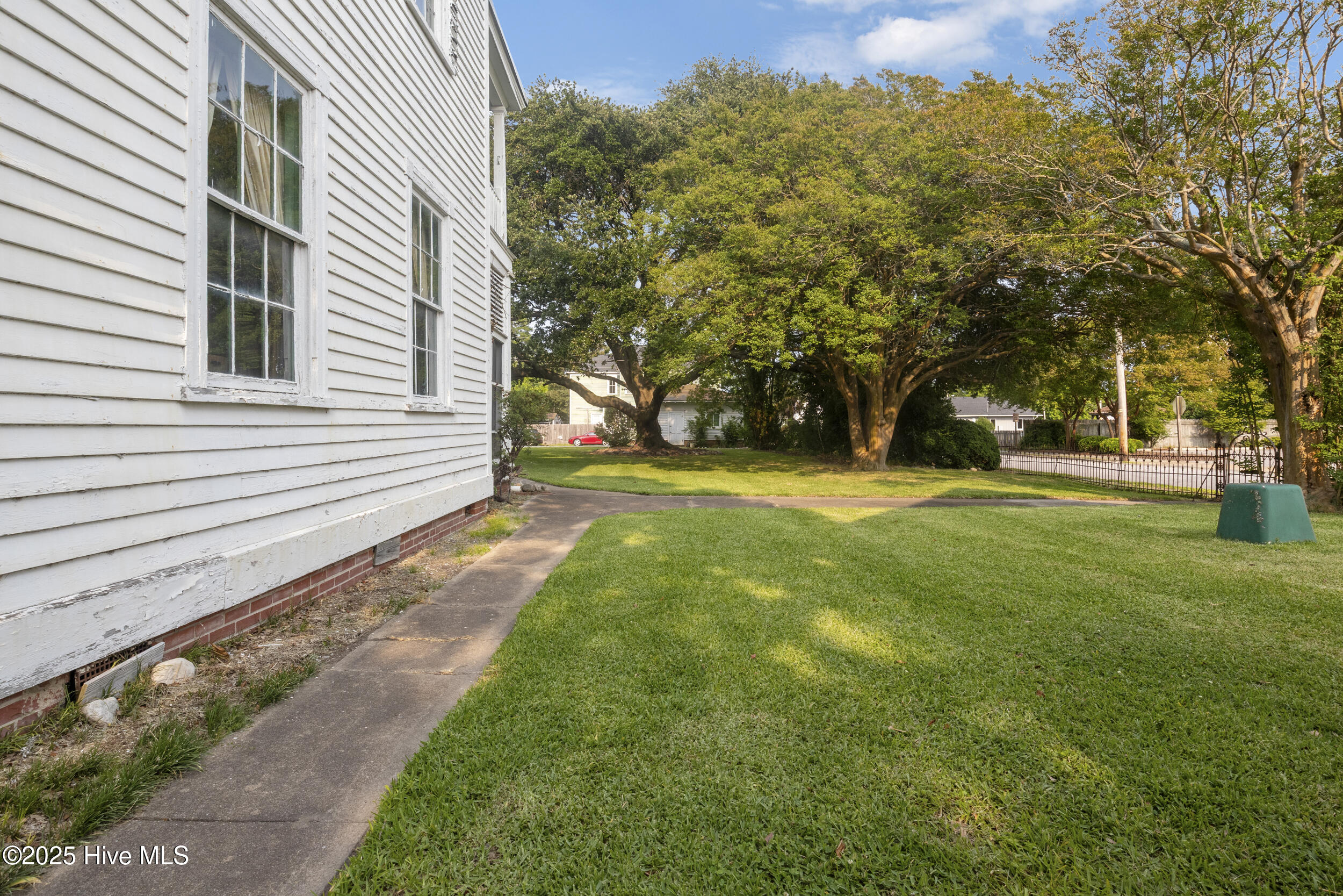 204 S Road Street Property Photo 10