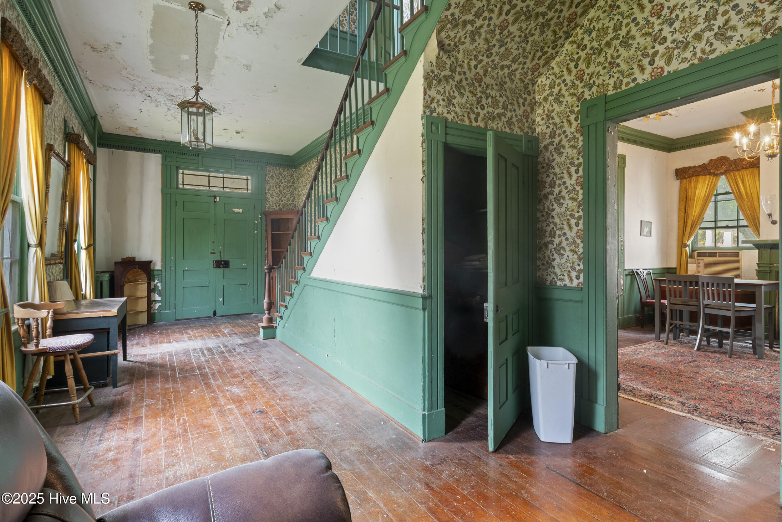 204 S Road Street Property Photo 13