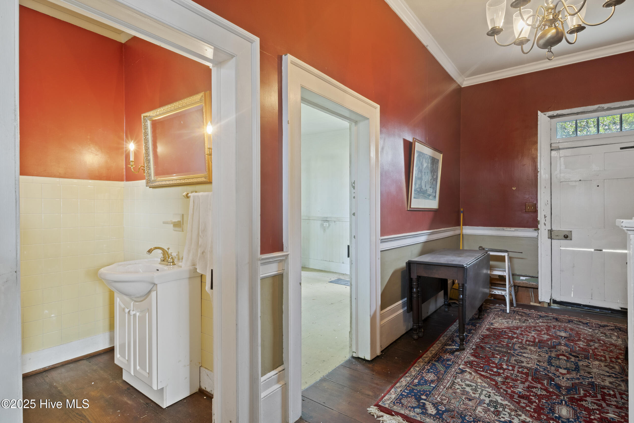 204 S Road Street Property Photo 23