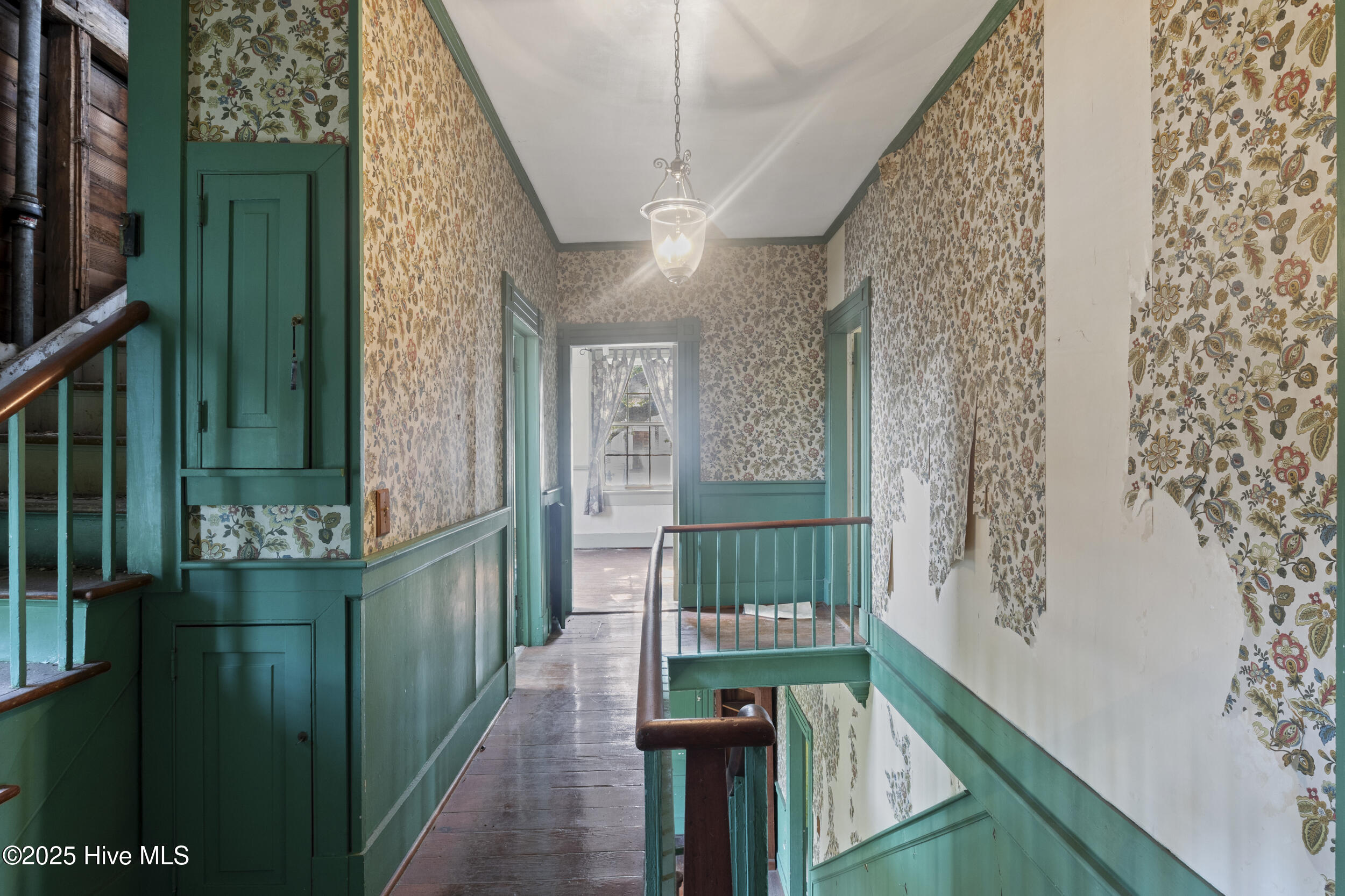 204 S Road Street Property Photo 33