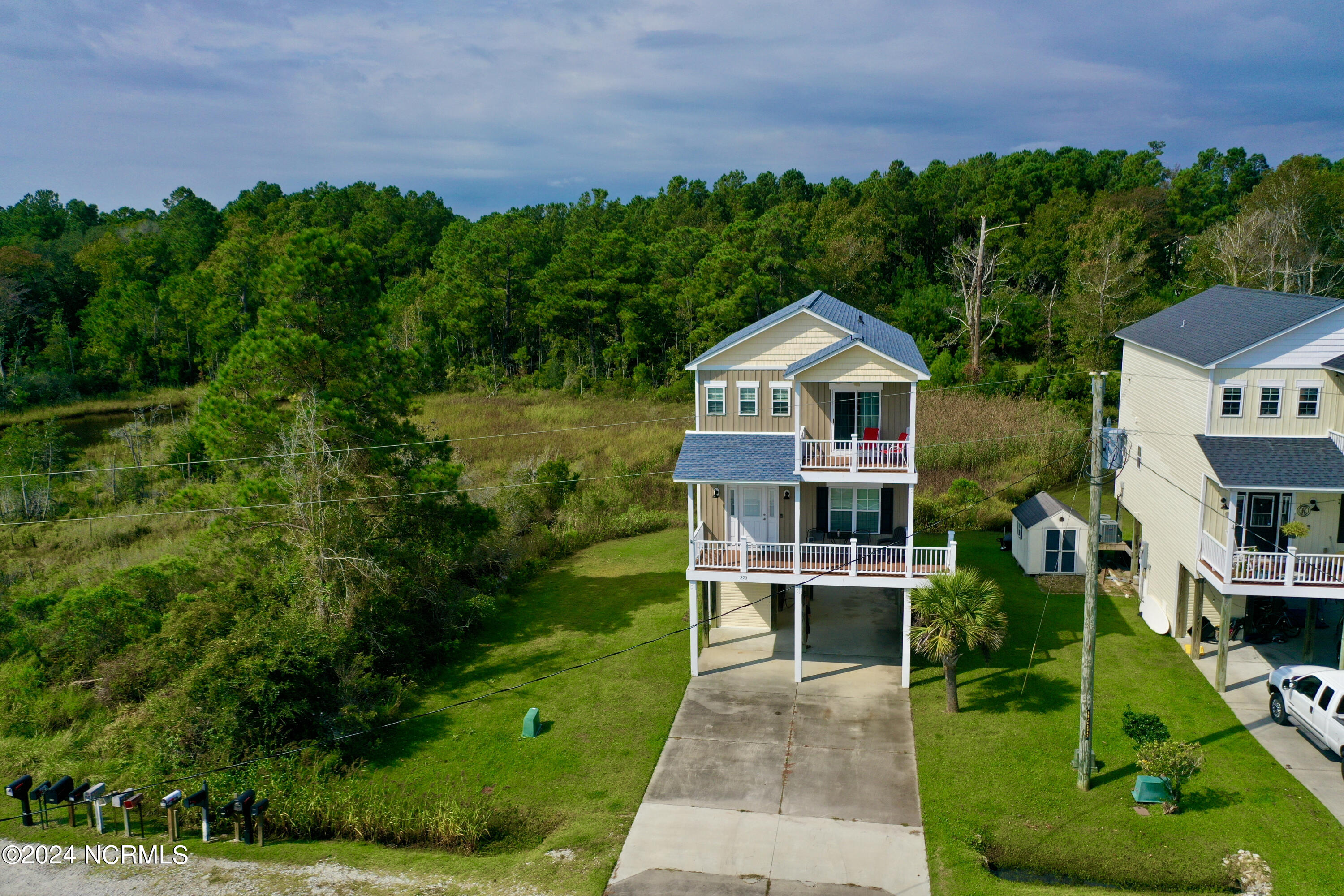 250 Riverside Drive Property Photo 3