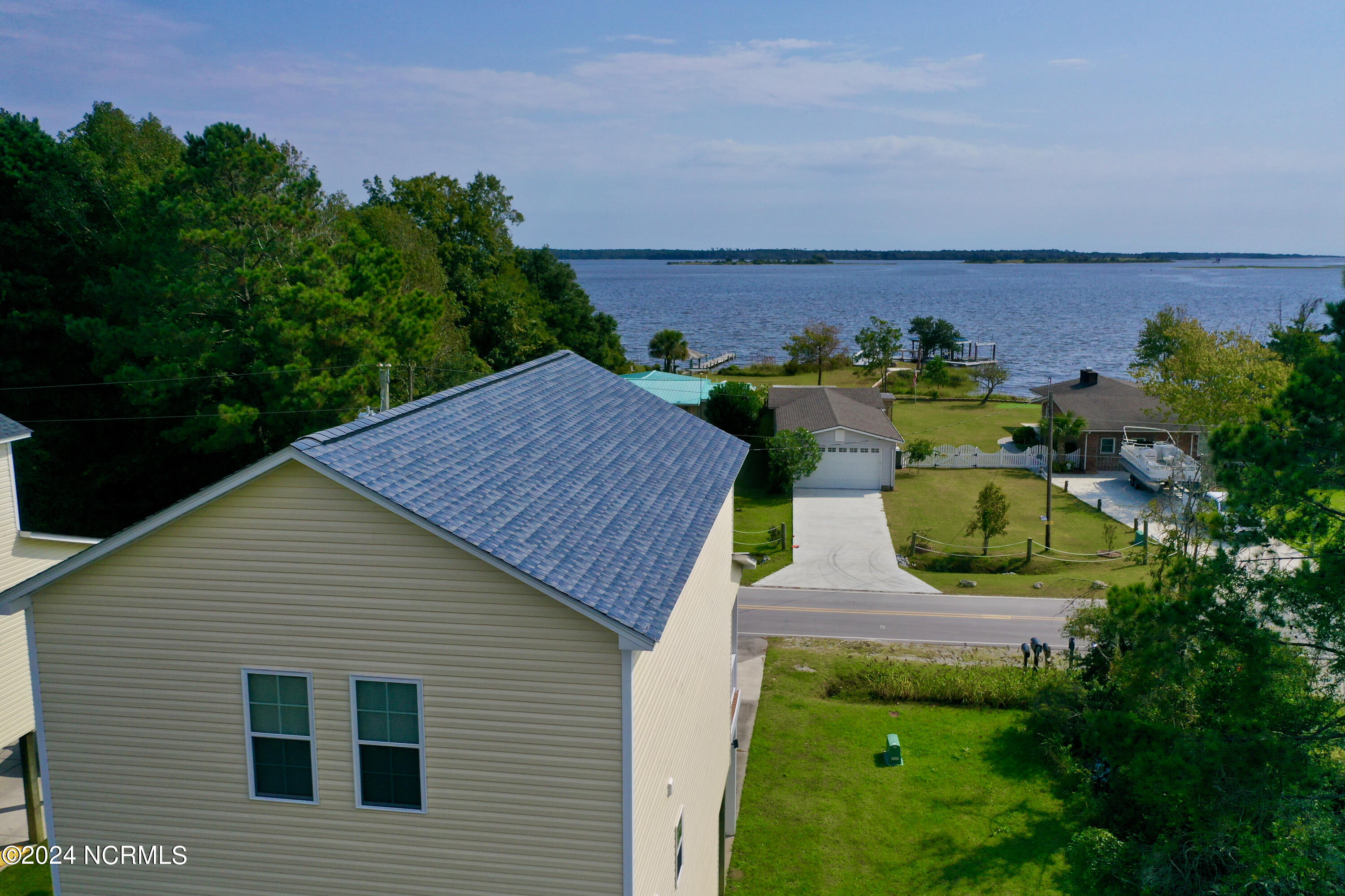 250 Riverside Drive Property Photo 5