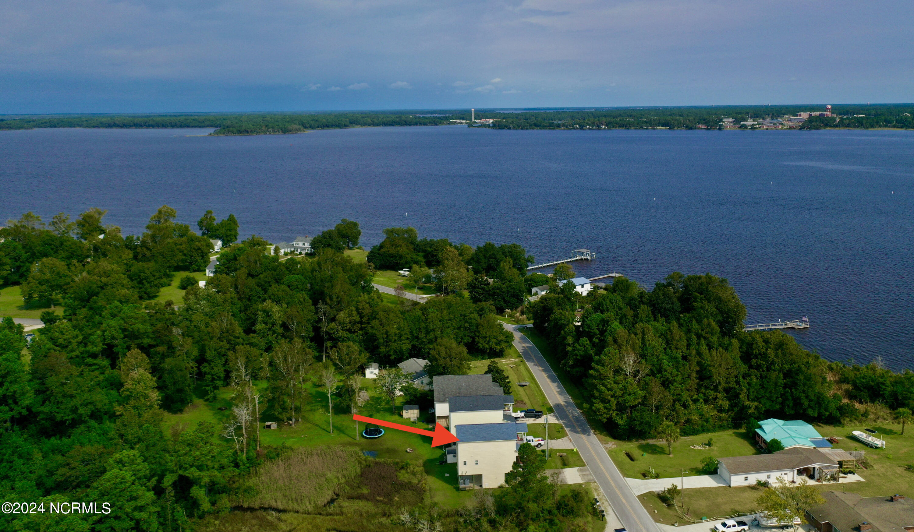 250 Riverside Drive Property Photo 8