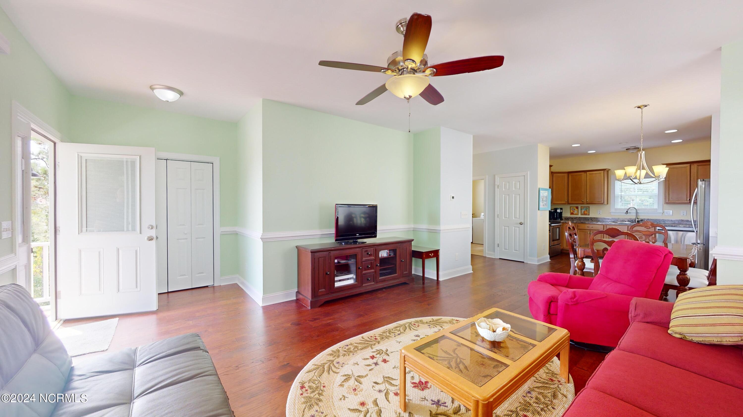 250 Riverside Drive Property Photo 18