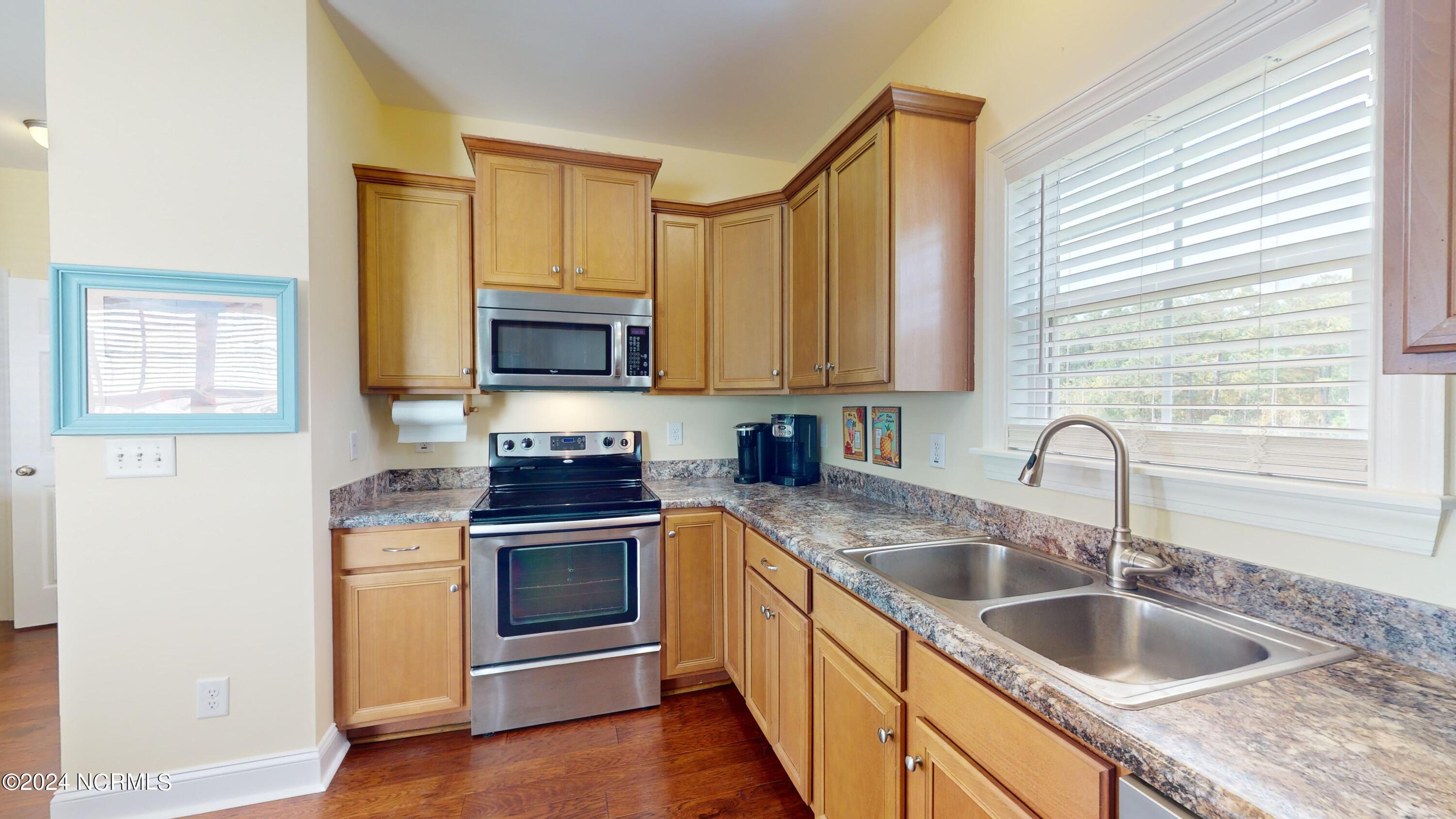 250 Riverside Drive Property Photo 21