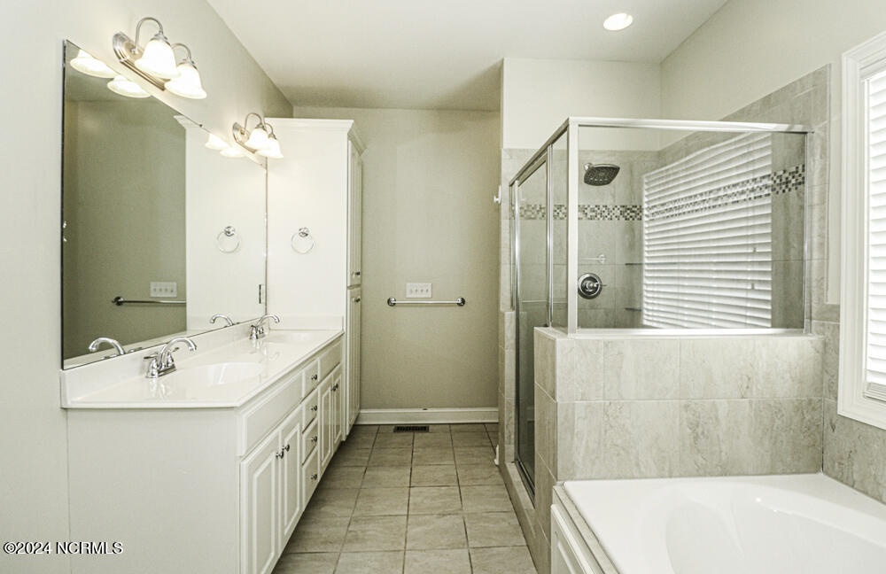 3916 Middleton Drive Property Photo 3
