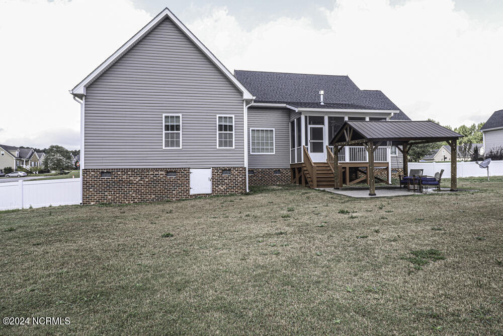 3916 Middleton Drive Property Photo 4