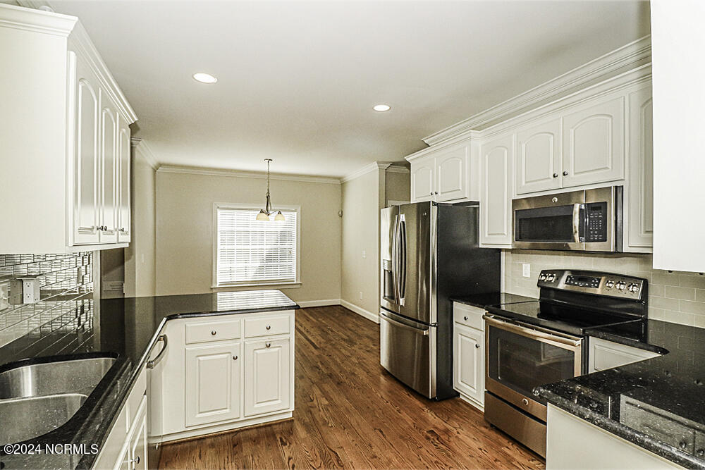 3916 Middleton Drive Property Photo 13