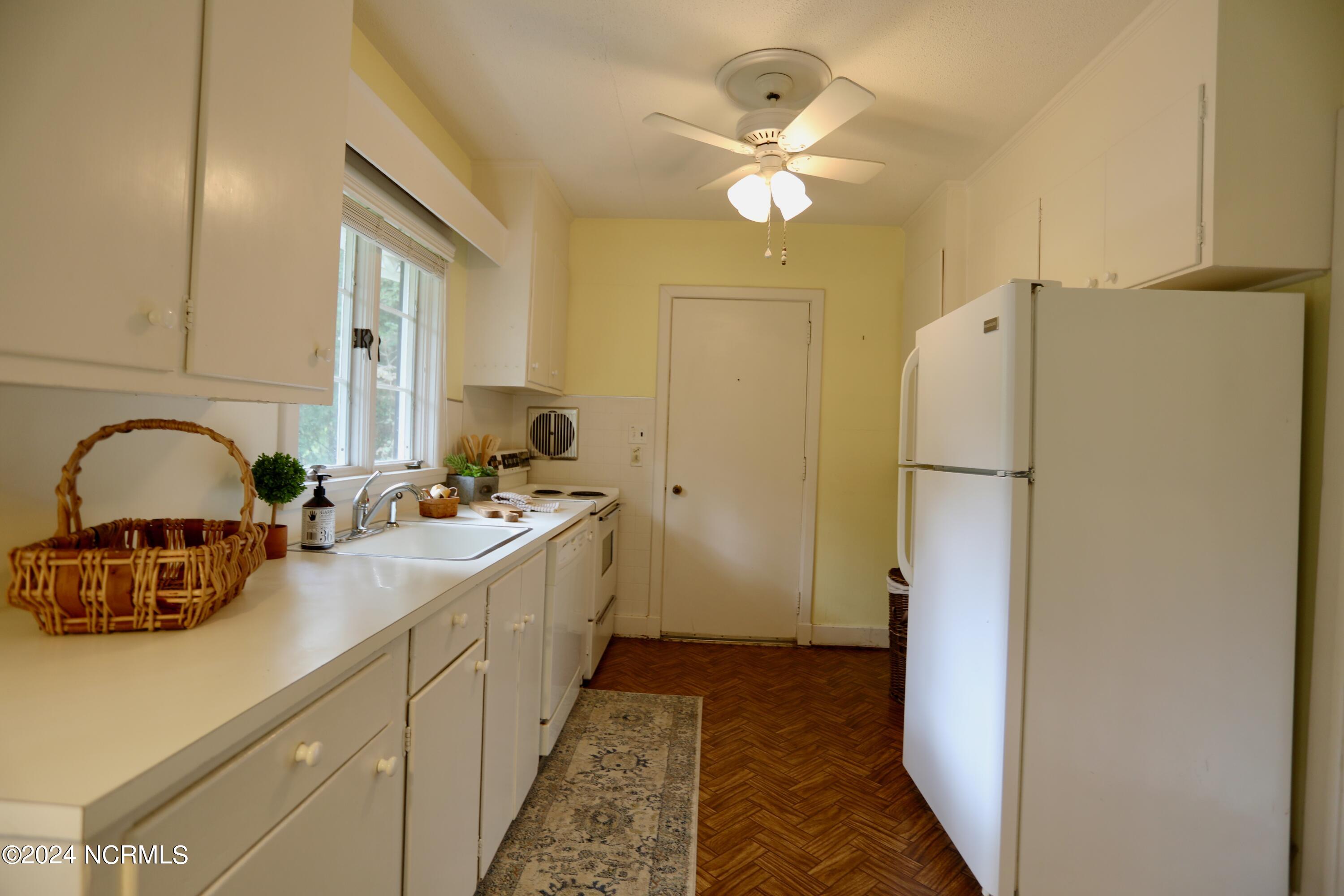 230 Pinegrove Road Property Photo 16