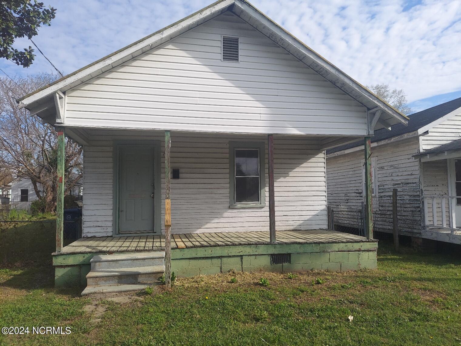 700 Thompson Street Property Photo