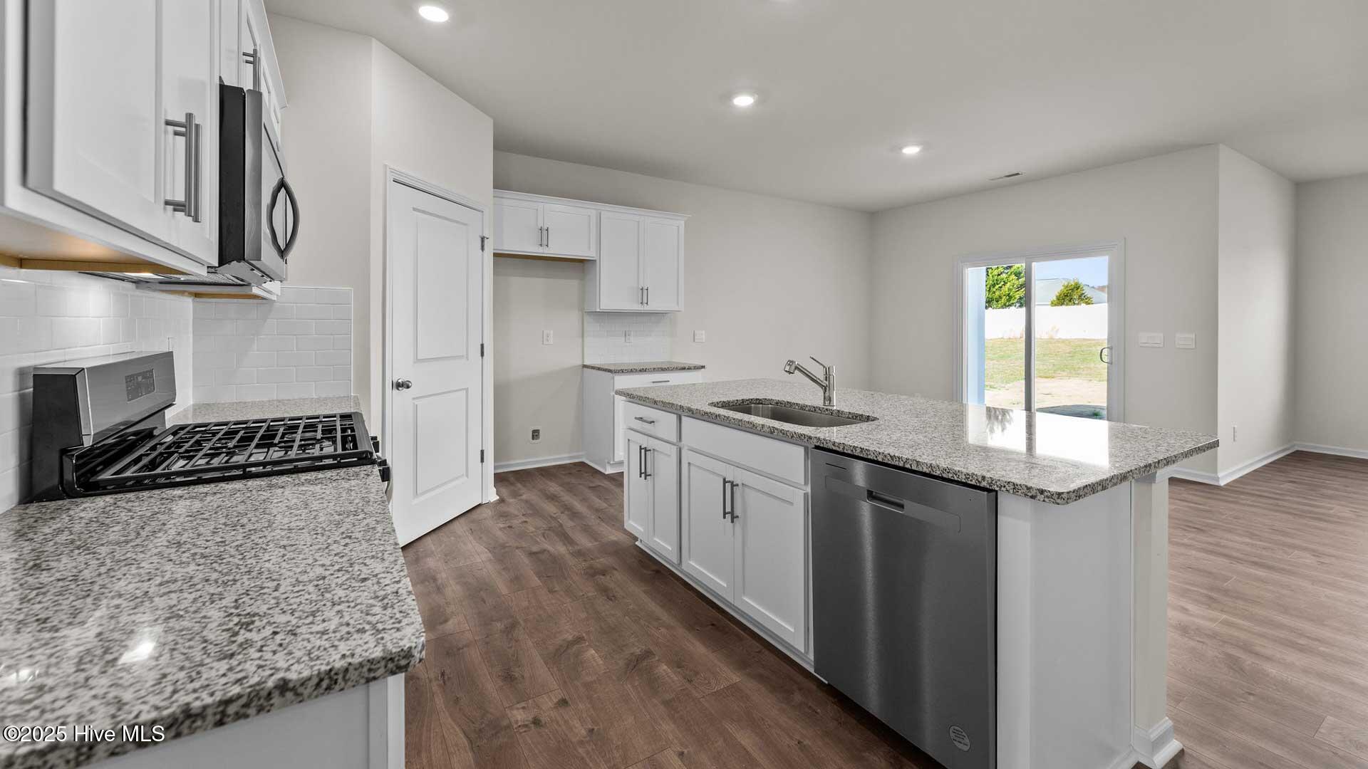 2502 Westwood Avenue Property Photo 2
