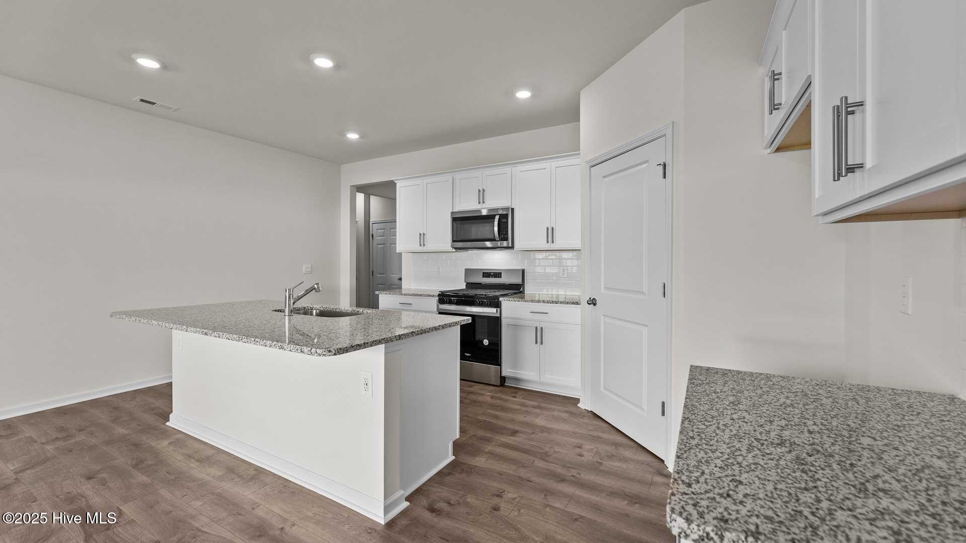 2502 Westwood Avenue Property Photo 4