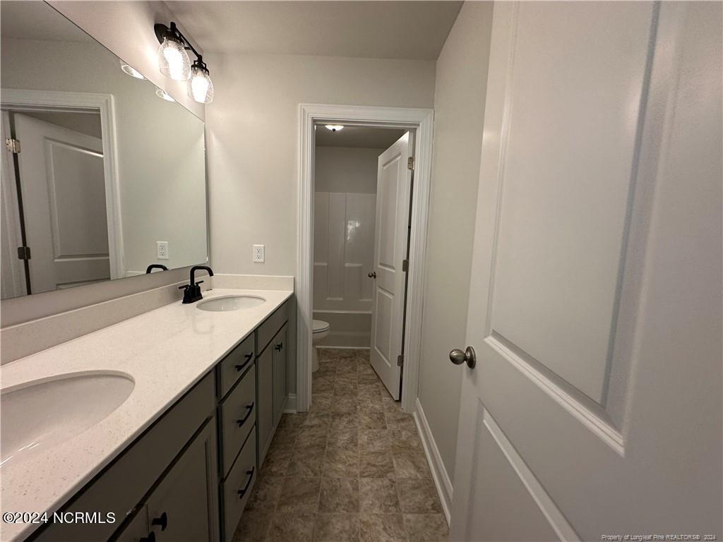 5915 Pondhaven Drive Property Photo 29
